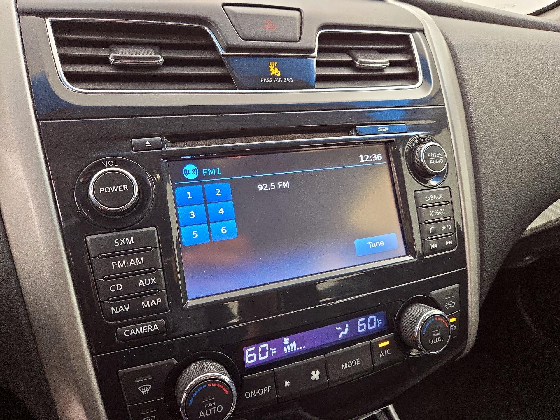 Thumbnail: 2015 Nissan Altima - 16