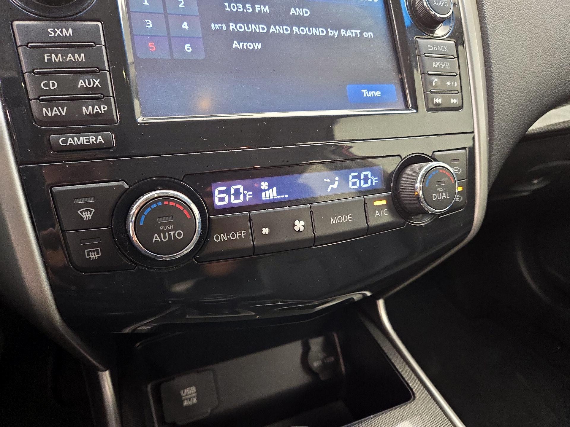 Thumbnail: 2015 Nissan Altima - 17
