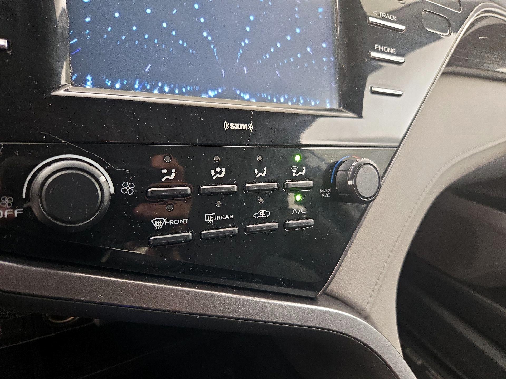 Thumbnail: 2020 Toyota Camry - 16