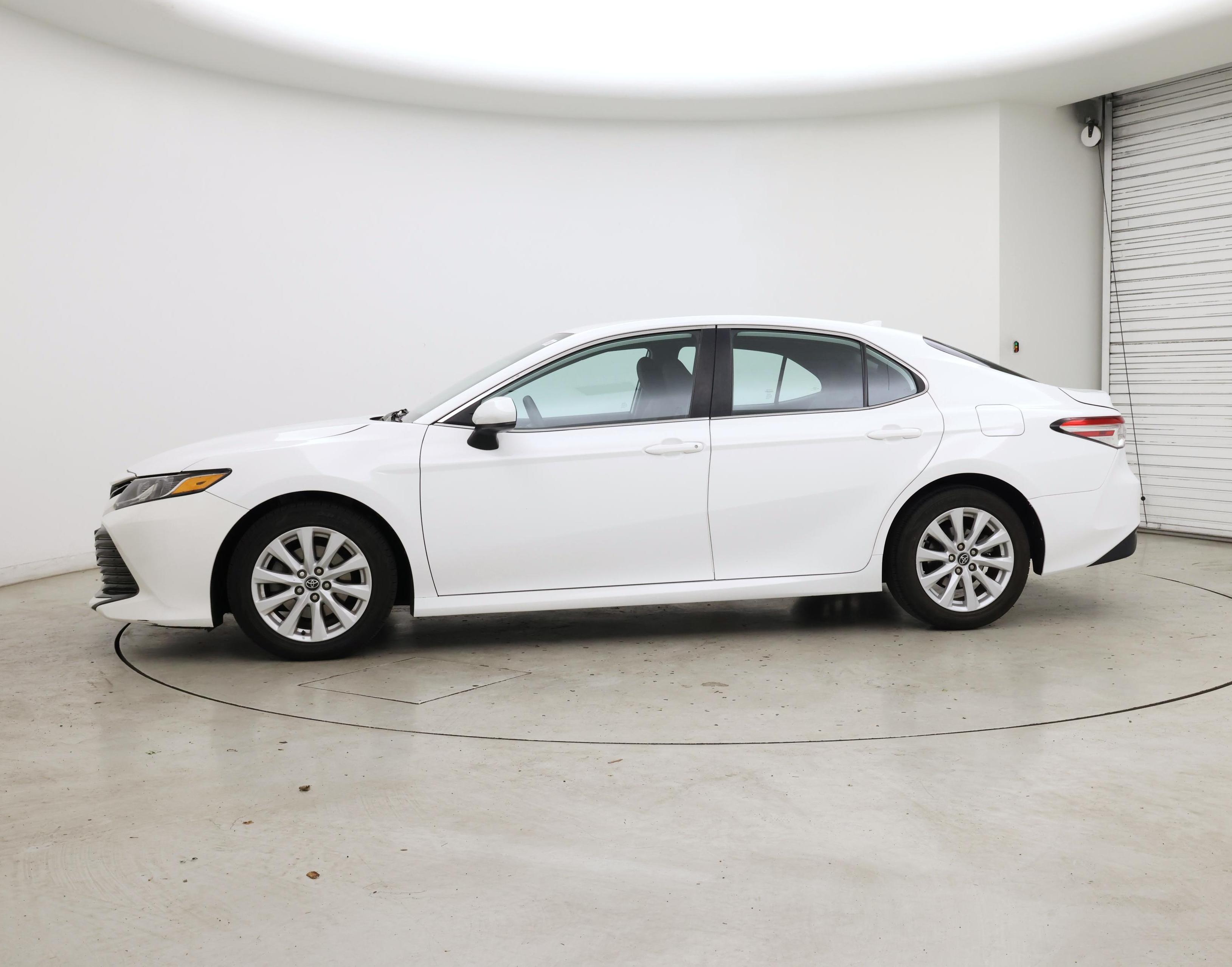 Thumbnail: 2020 Toyota Camry - 3