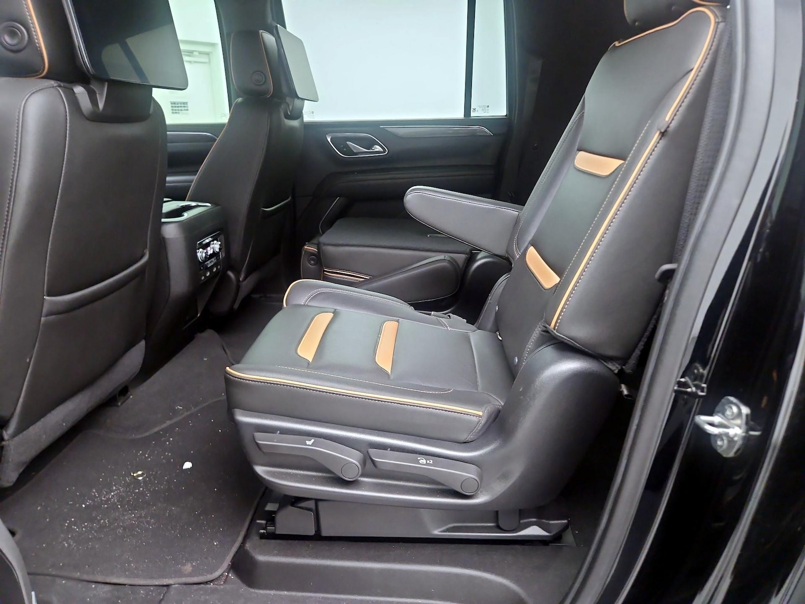 2021 GMC Yukon AT4 - Photo 19