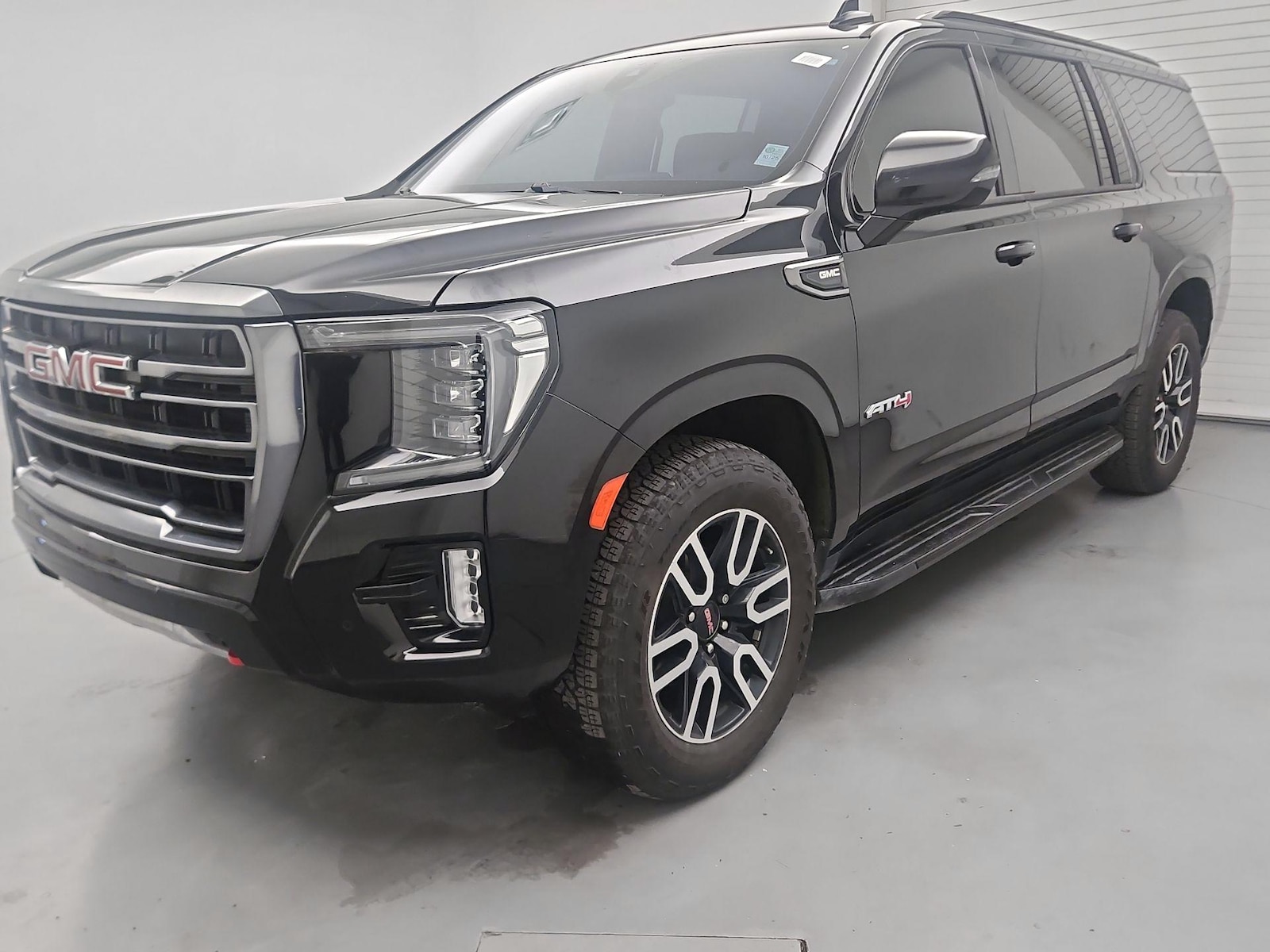 2021 GMC Yukon AT4 - Photo 3