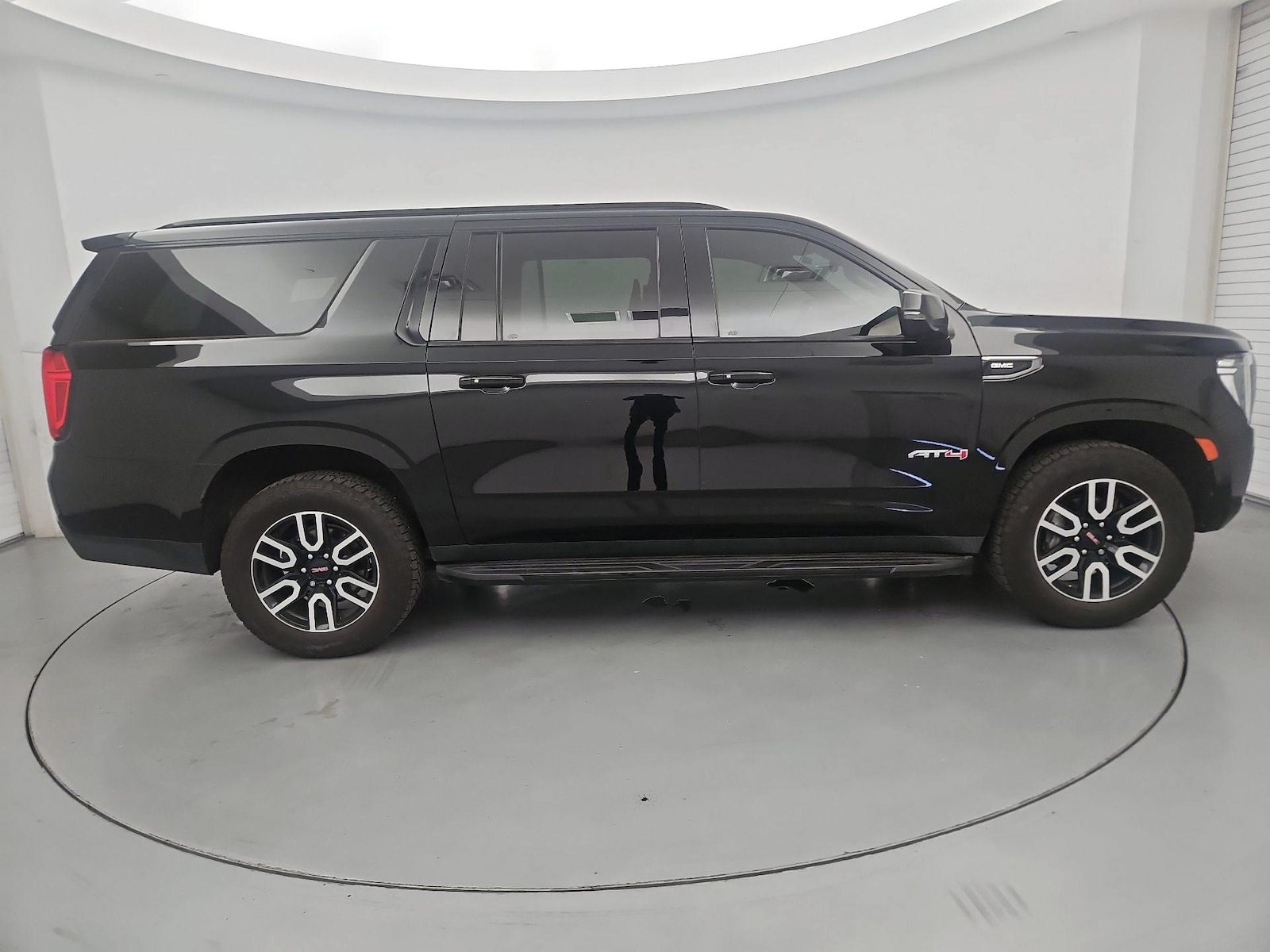 2021 GMC Yukon AT4 - Photo 4