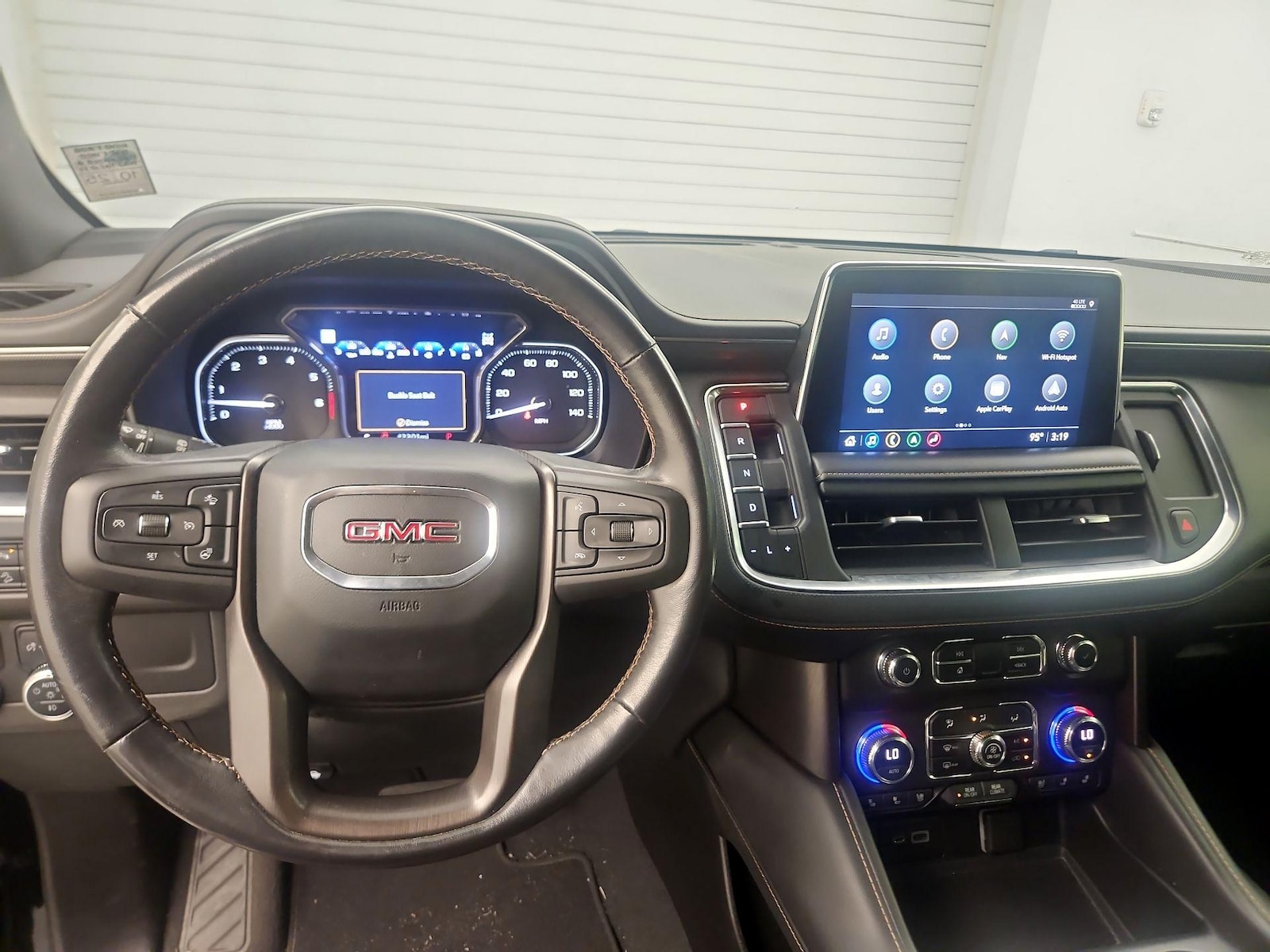 2021 GMC Yukon AT4 - Photo 8