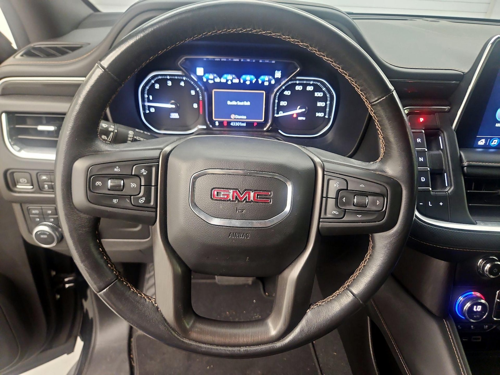2021 GMC Yukon AT4 - Photo 9