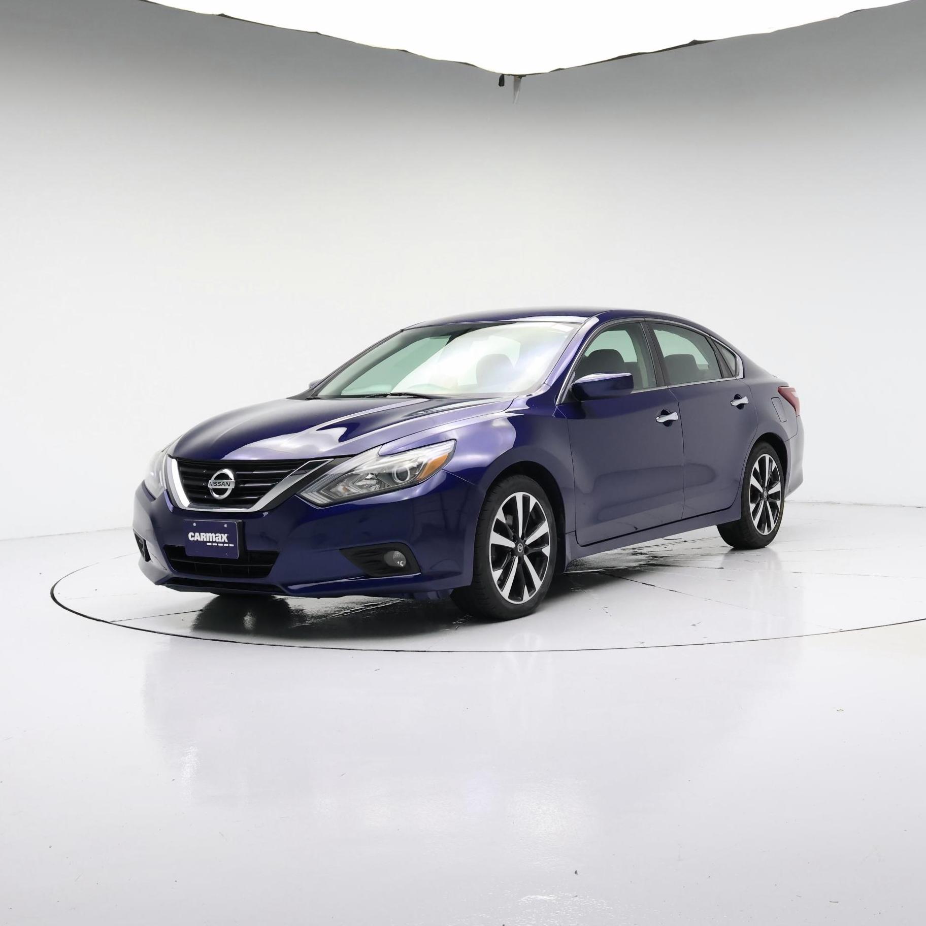 Thumbnail: 2018 Nissan Altima - 4