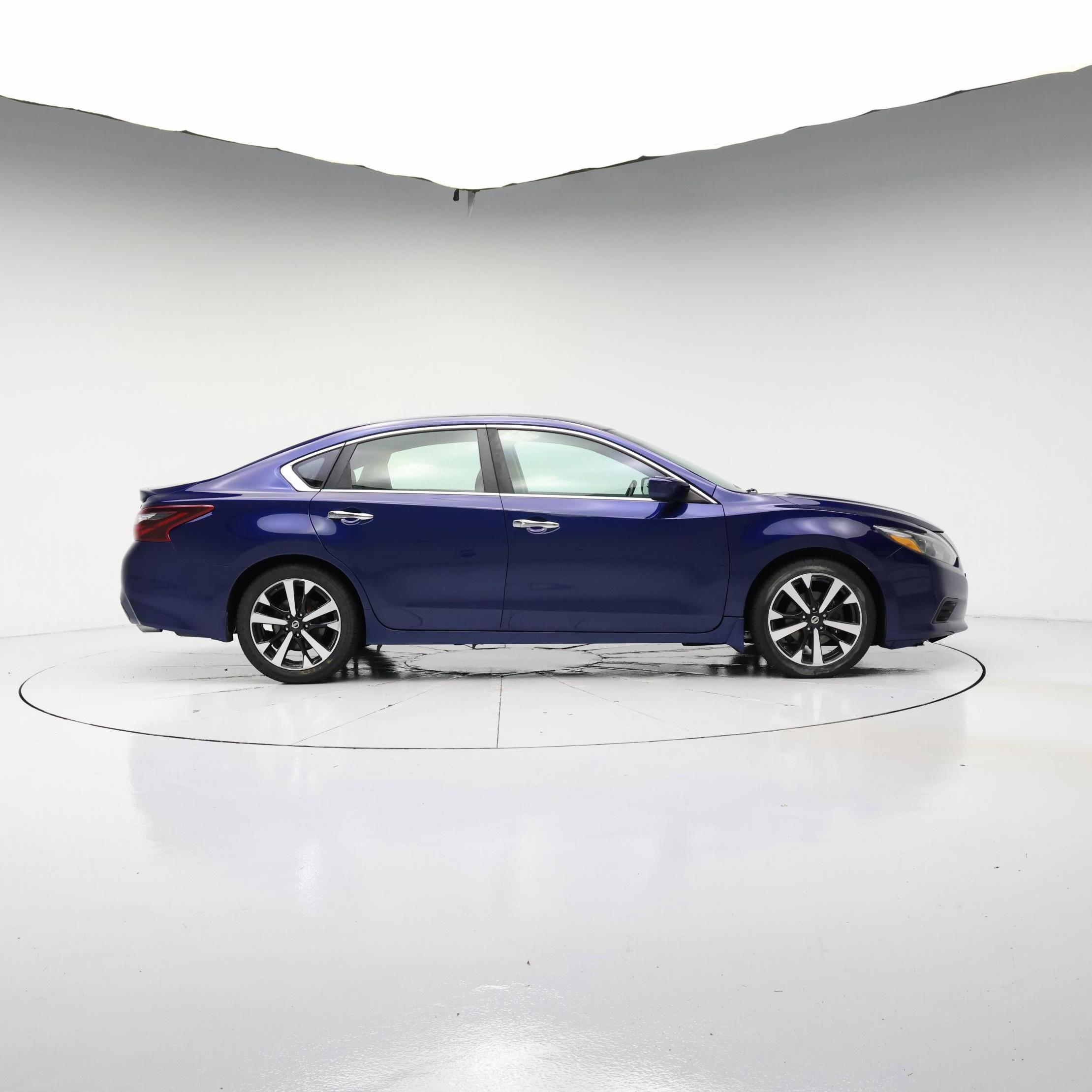 Thumbnail: 2018 Nissan Altima - 7