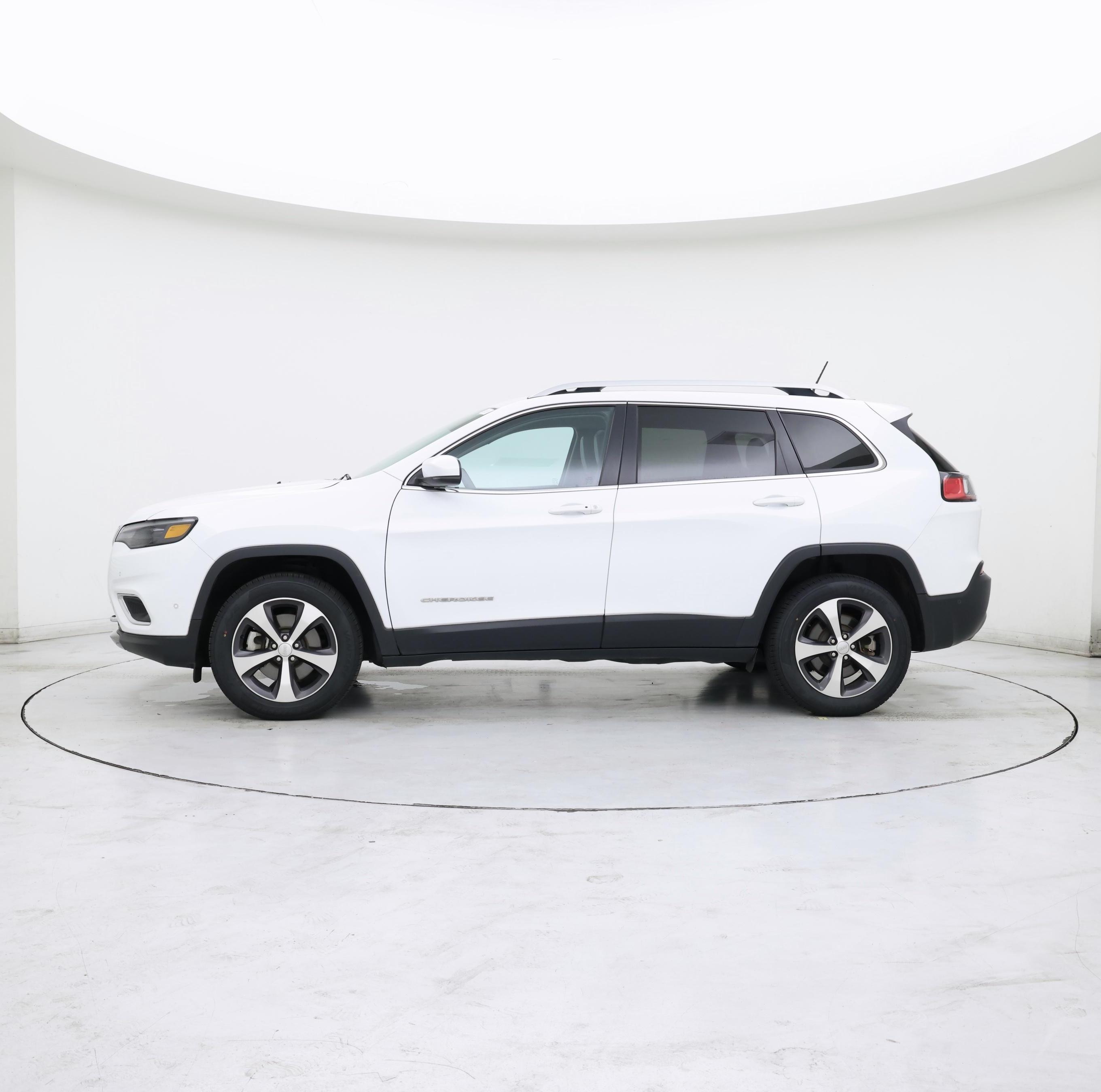 Thumbnail: 2021 Jeep Cherokee - 3