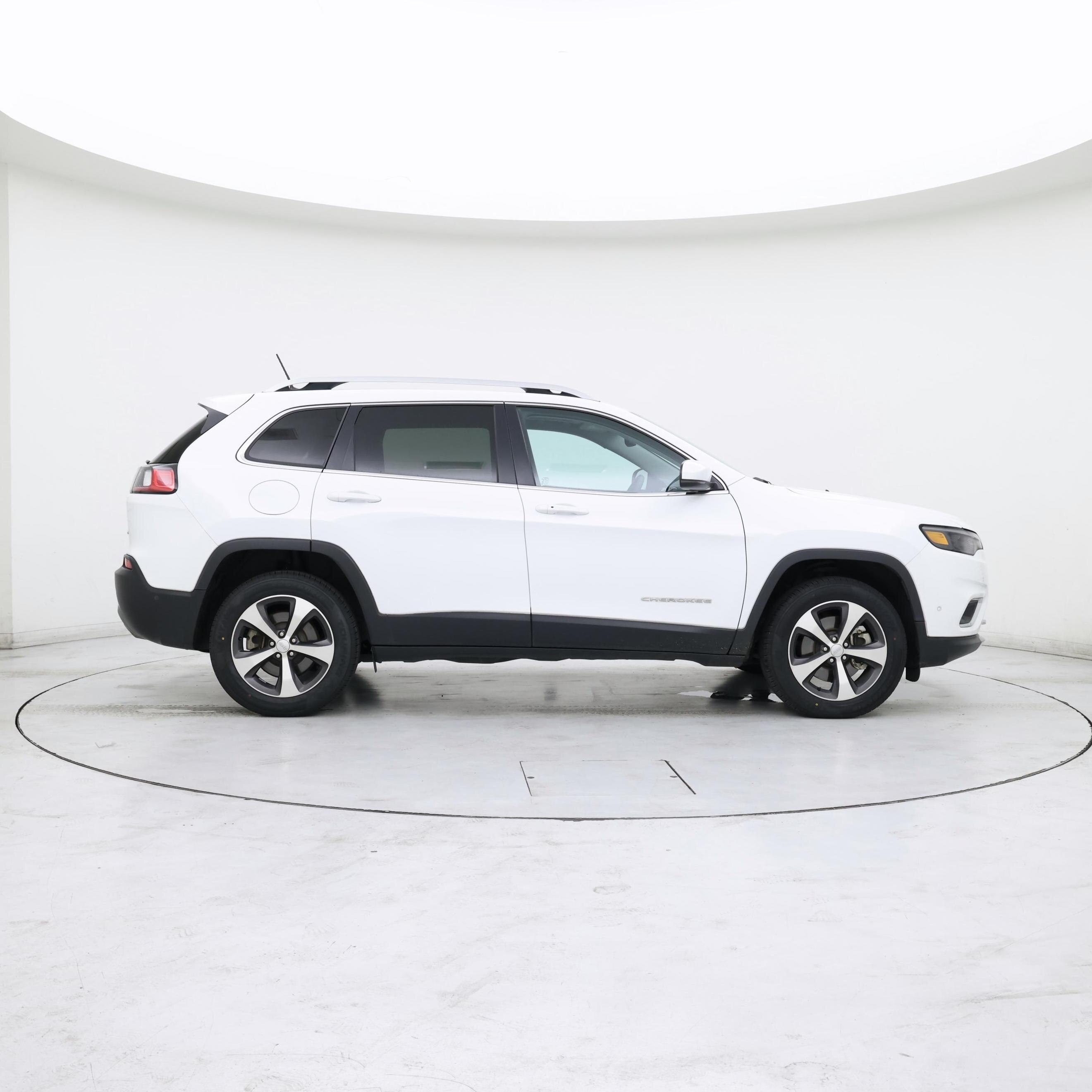 Thumbnail: 2021 Jeep Cherokee - 7