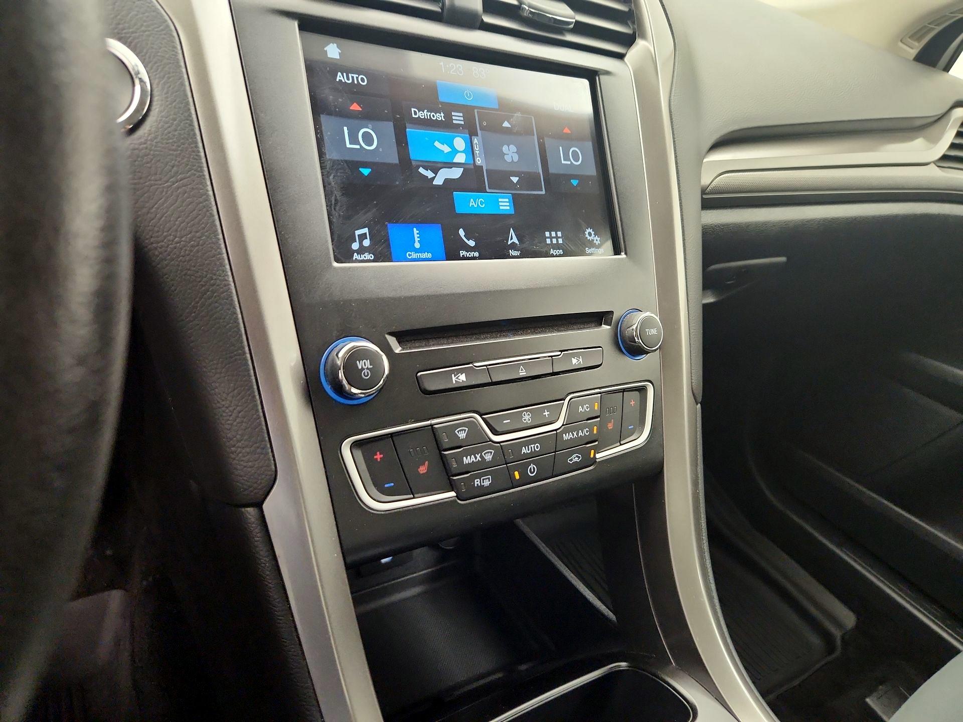 Thumbnail: 2018 Ford Fusion - 16