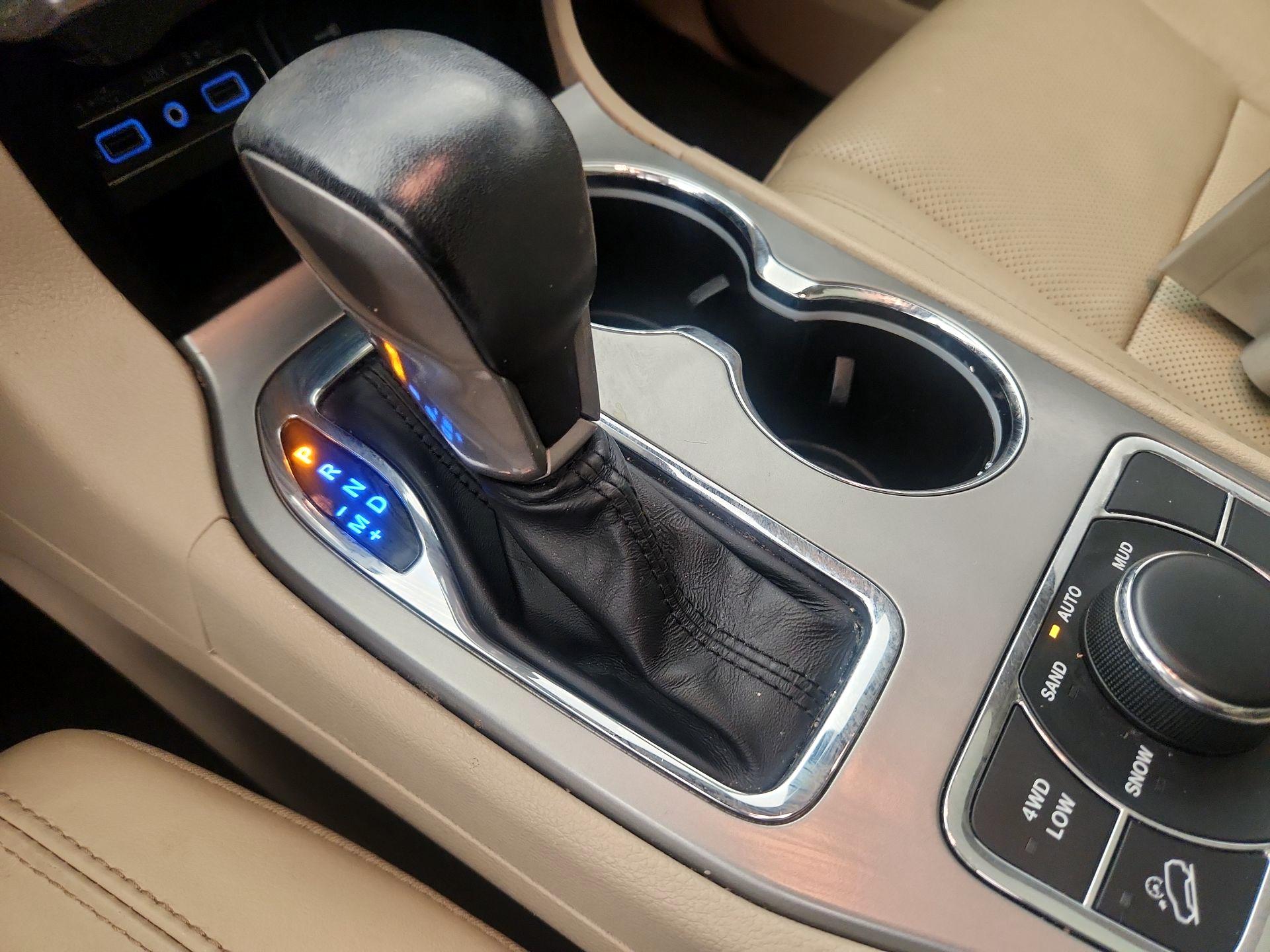Thumbnail: 2020 Jeep Grand Cherokee - 18