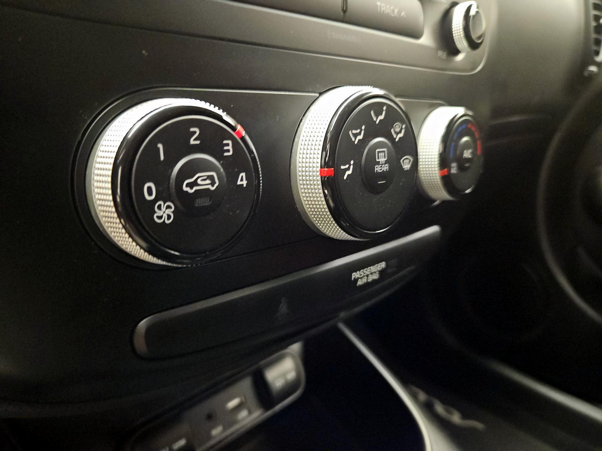 Thumbnail: 2019 Kia Soul - 16