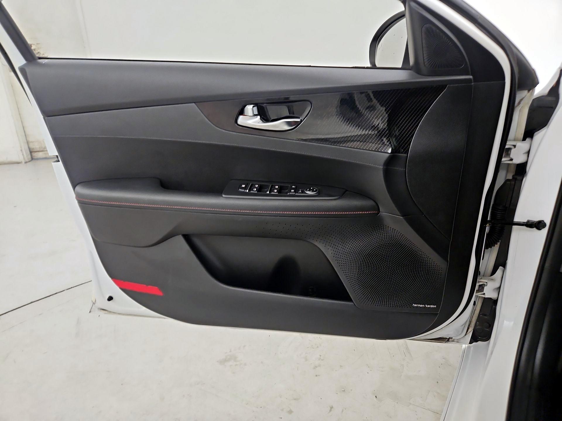 Thumbnail: 2021 Kia Forte - 12