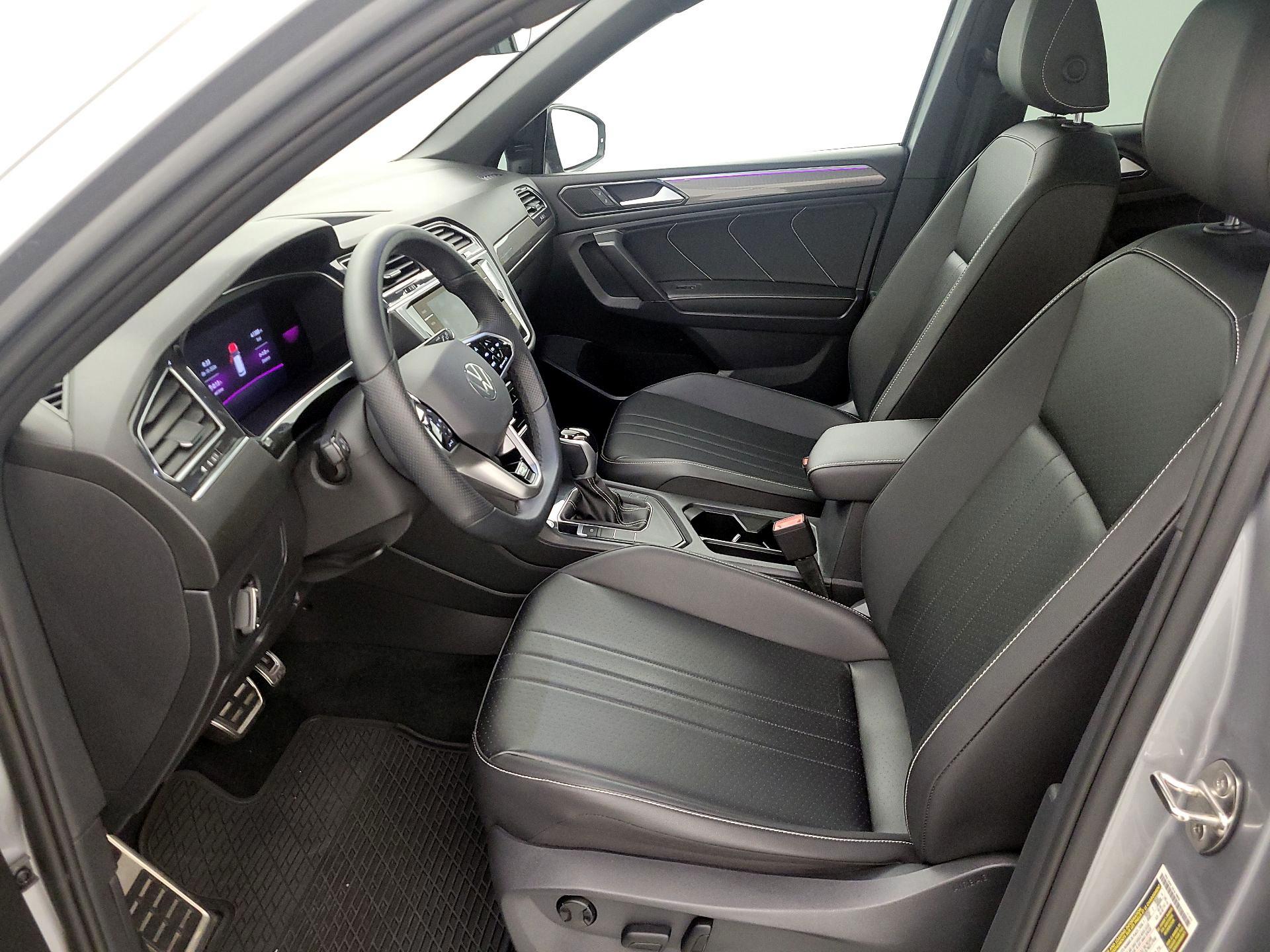 Thumbnail: 2022 Volkswagen Tiguan - 11