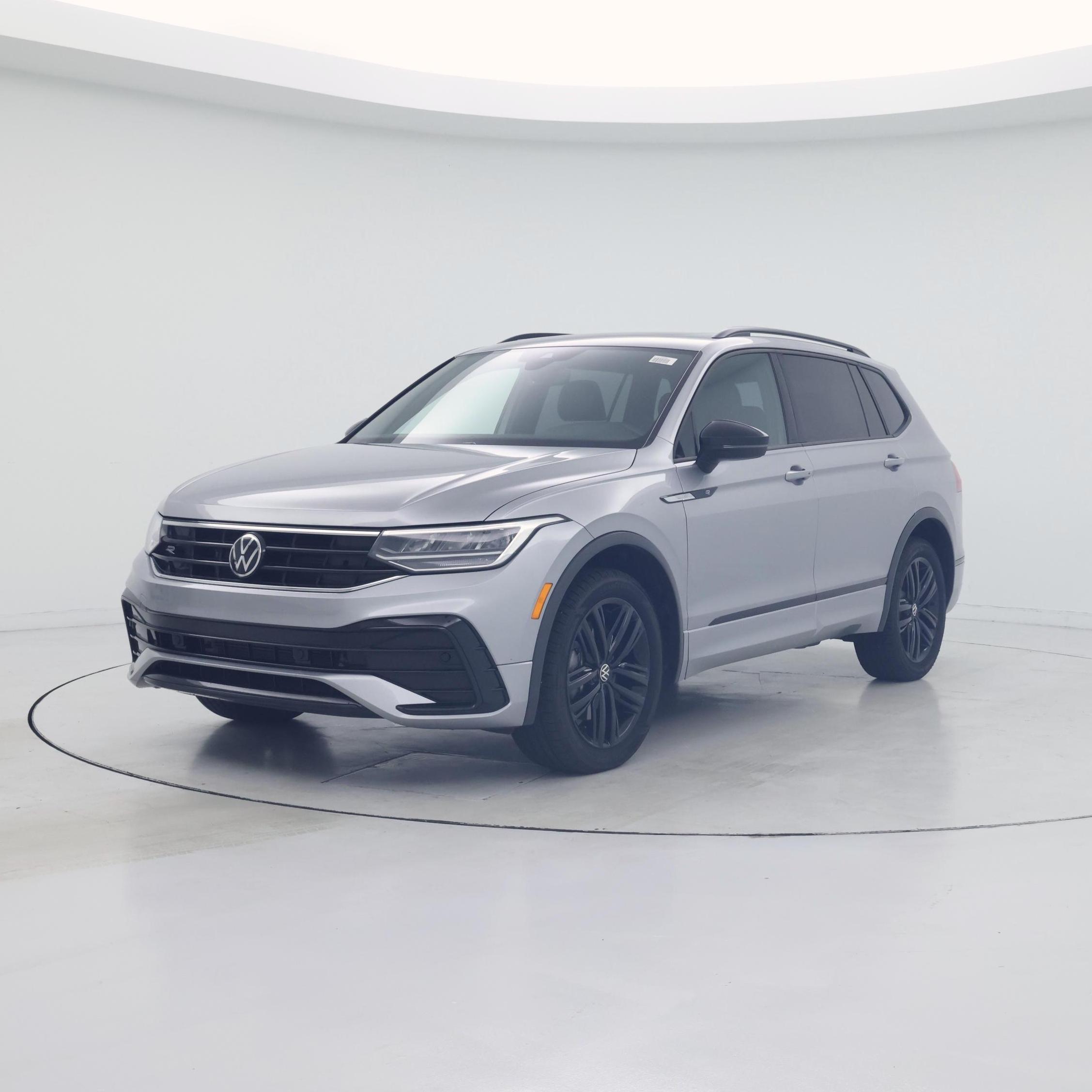 Thumbnail: 2022 Volkswagen Tiguan - 4
