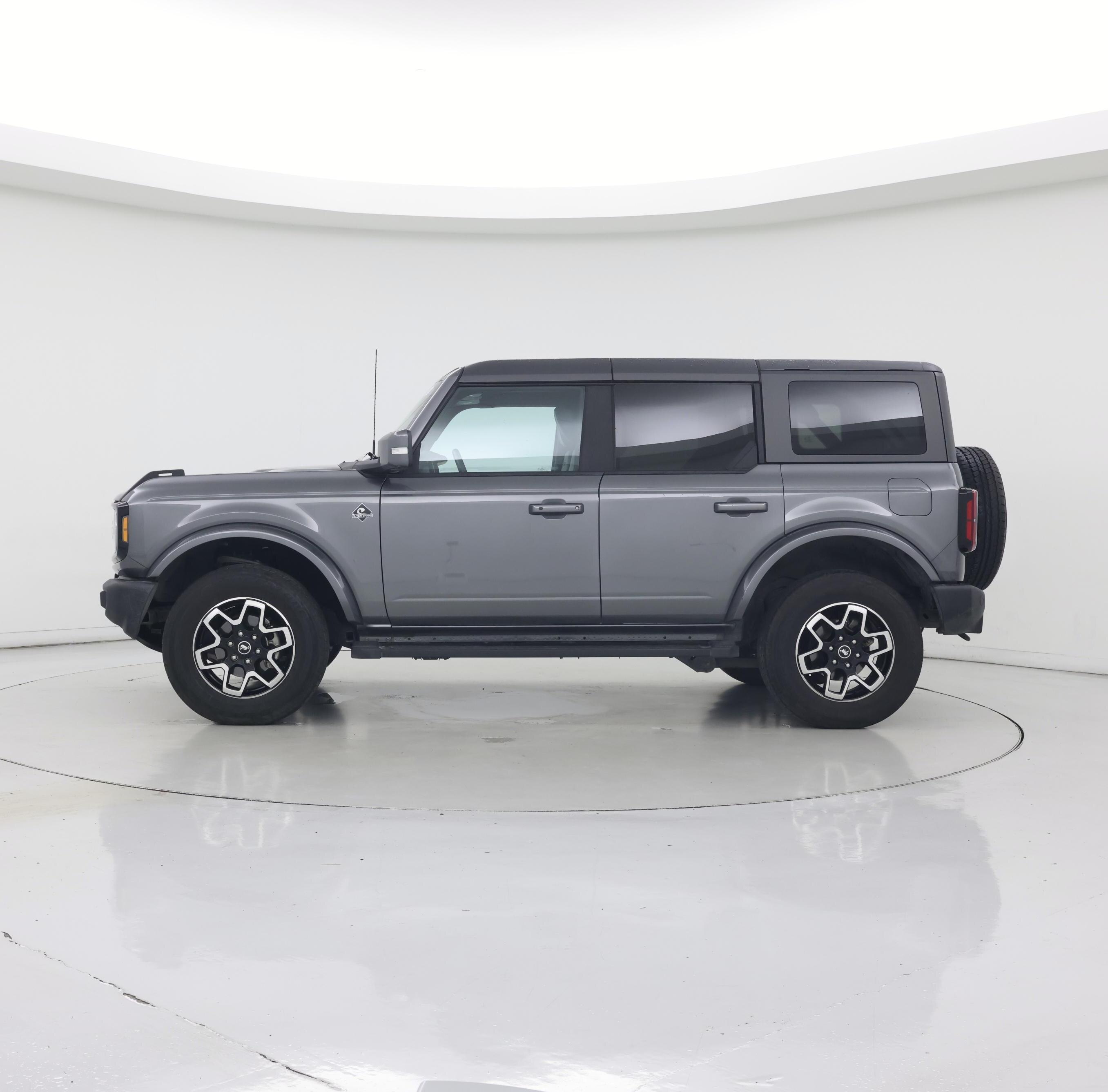 Thumbnail: 2022 Ford Bronco - 3