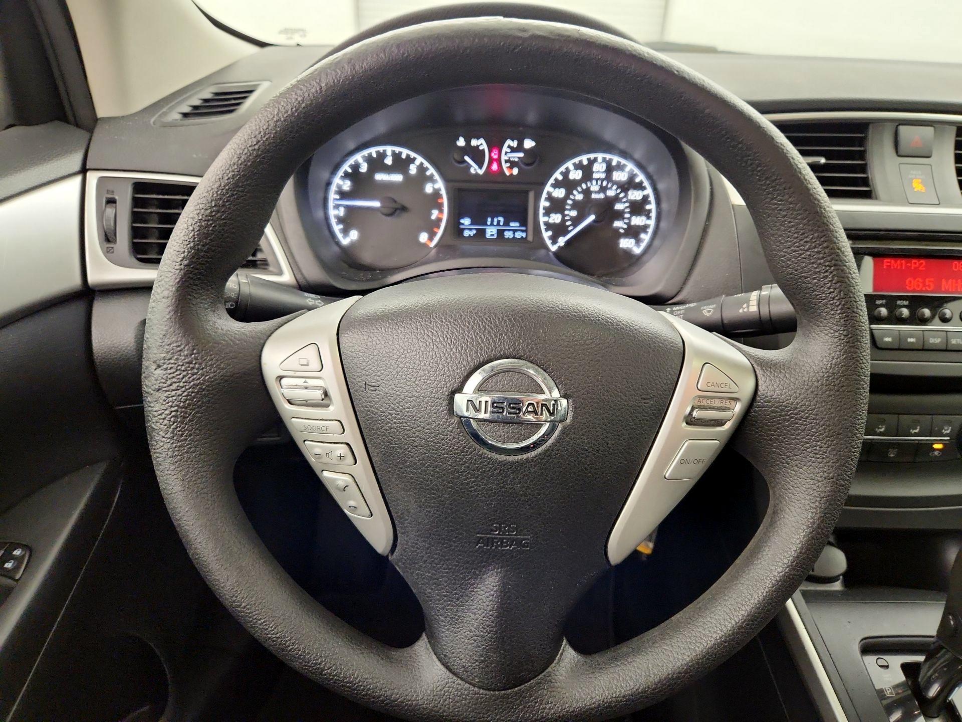 Thumbnail: 2016 Nissan Sentra - 10