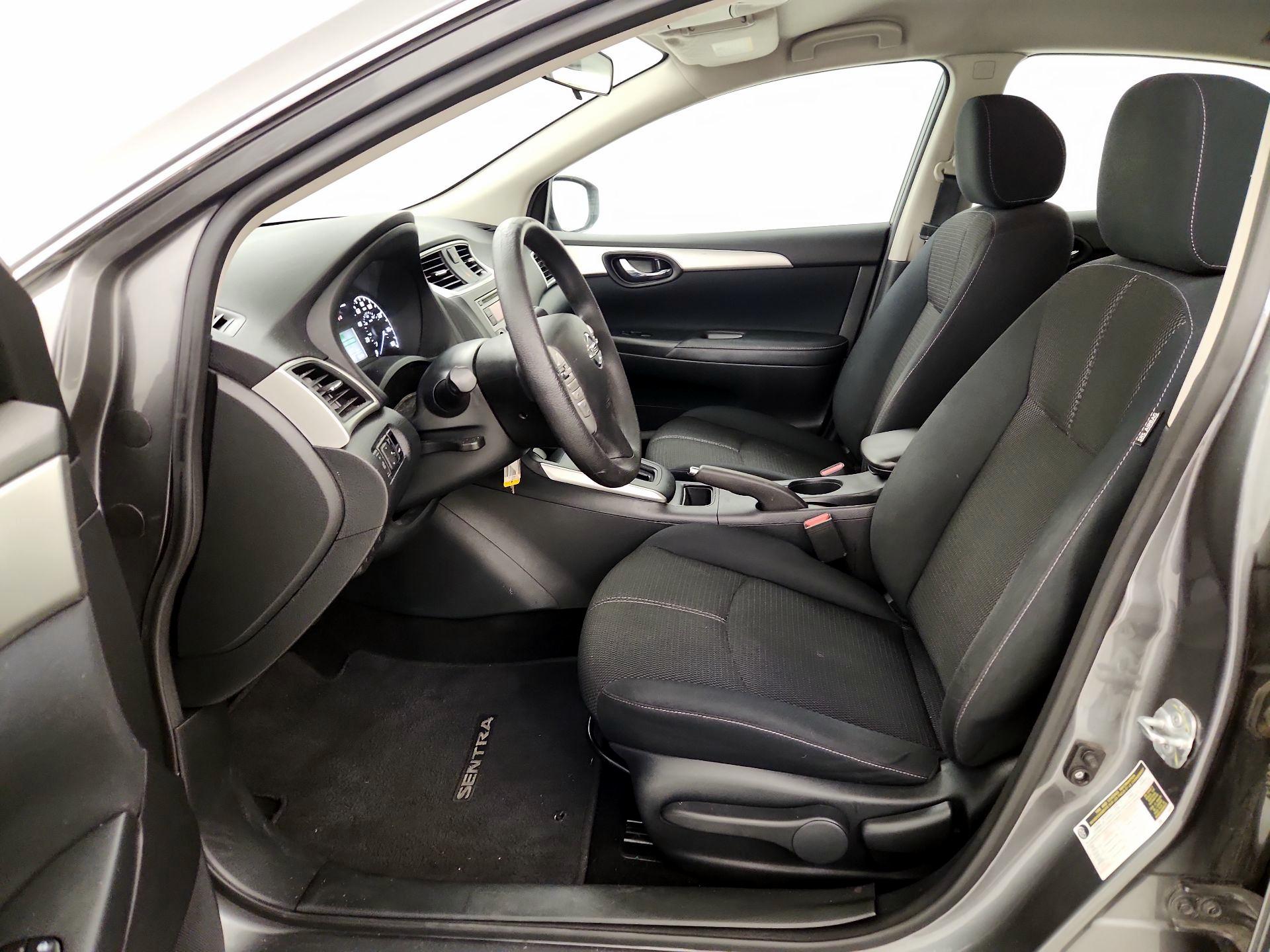 Thumbnail: 2016 Nissan Sentra - 11