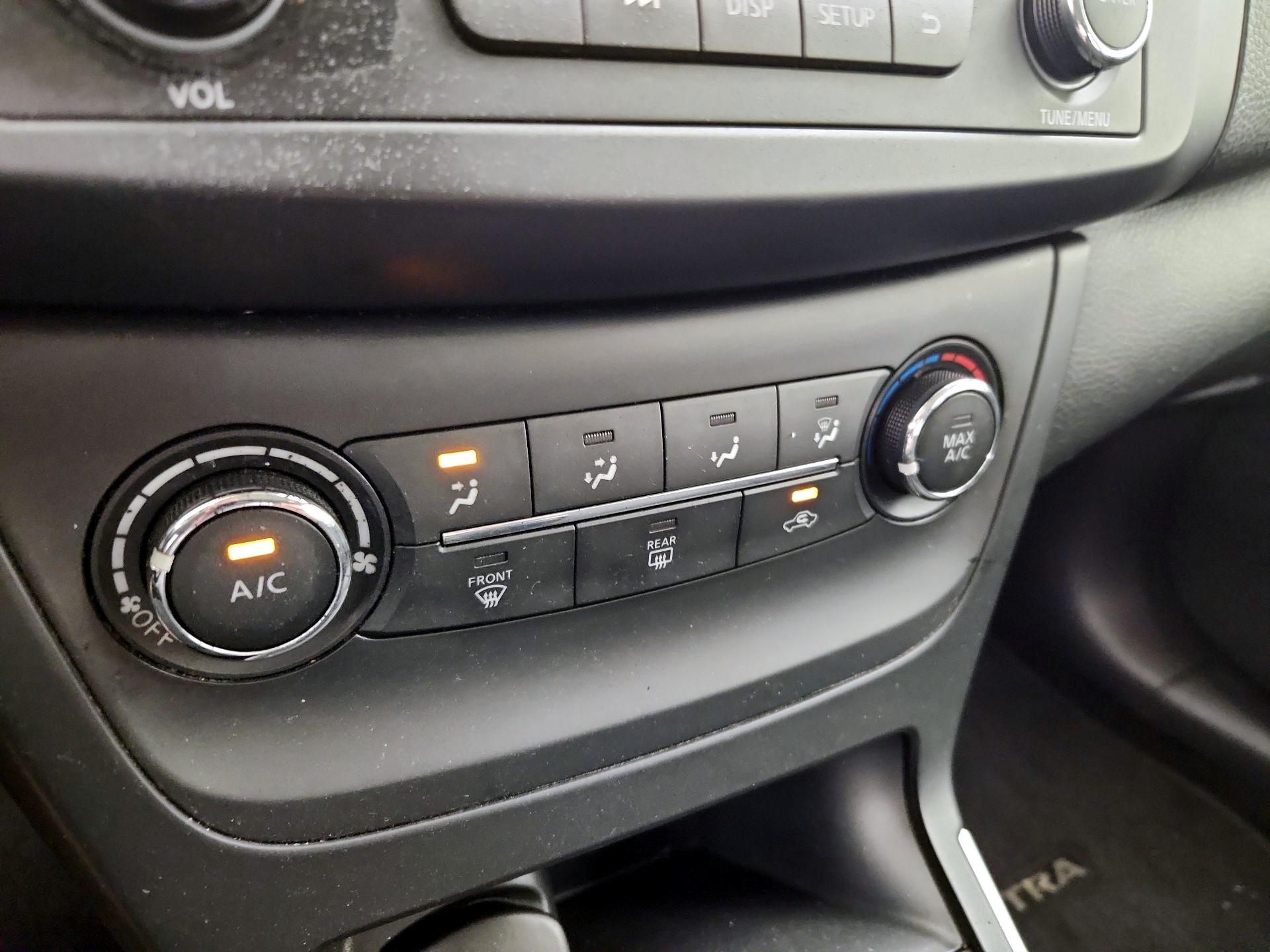 Thumbnail: 2016 Nissan Sentra - 15