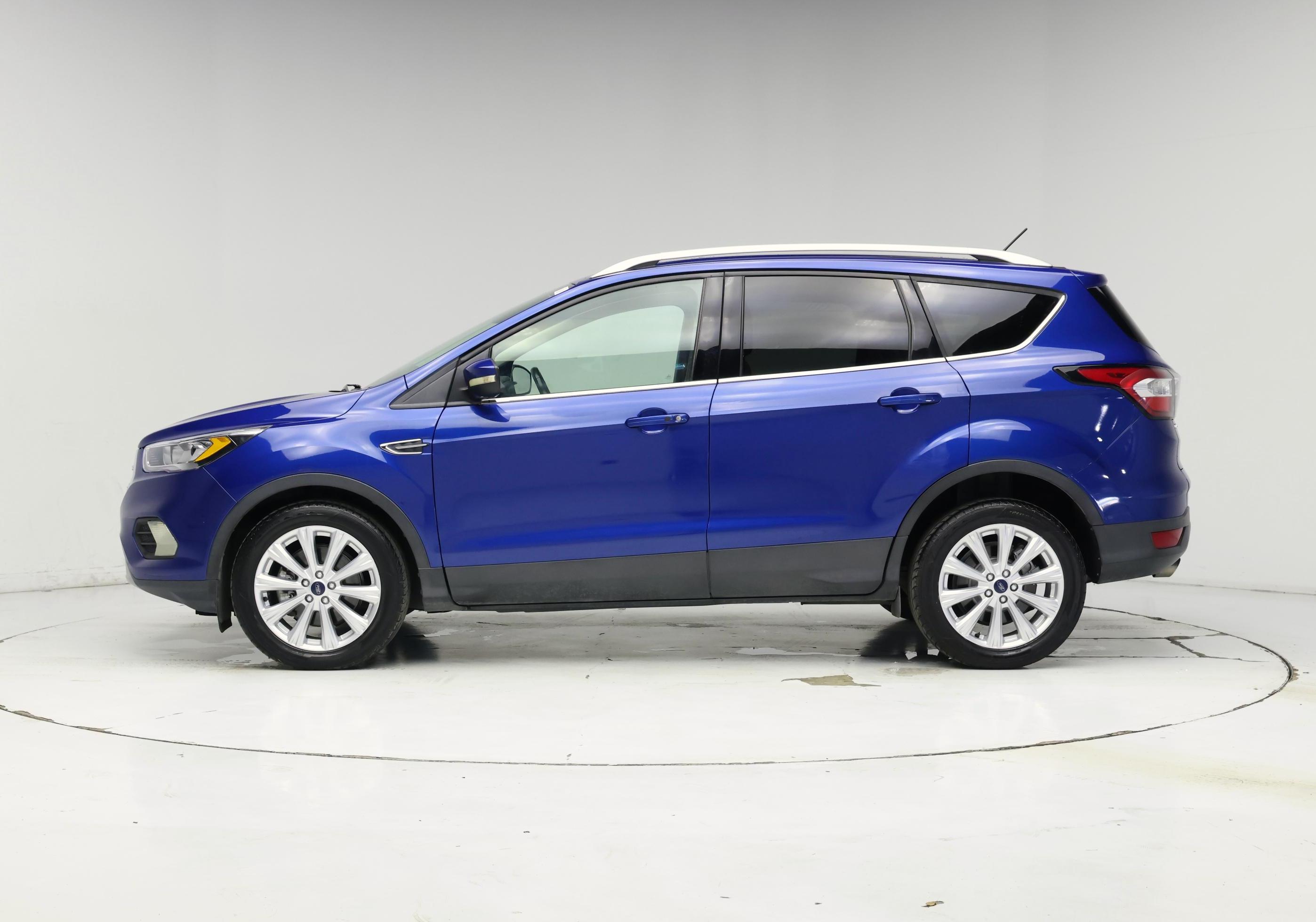 Thumbnail: 2017 Ford Escape - 3