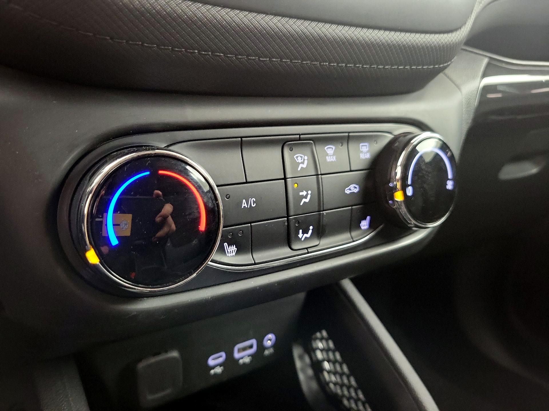Thumbnail: 2022 Chevrolet TrailBlazer - 16