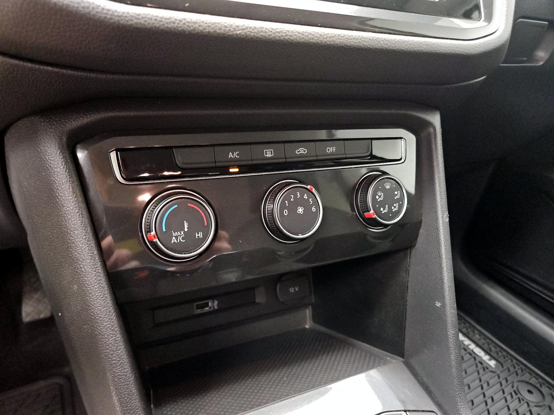 Thumbnail: 2019 Volkswagen Tiguan - 16