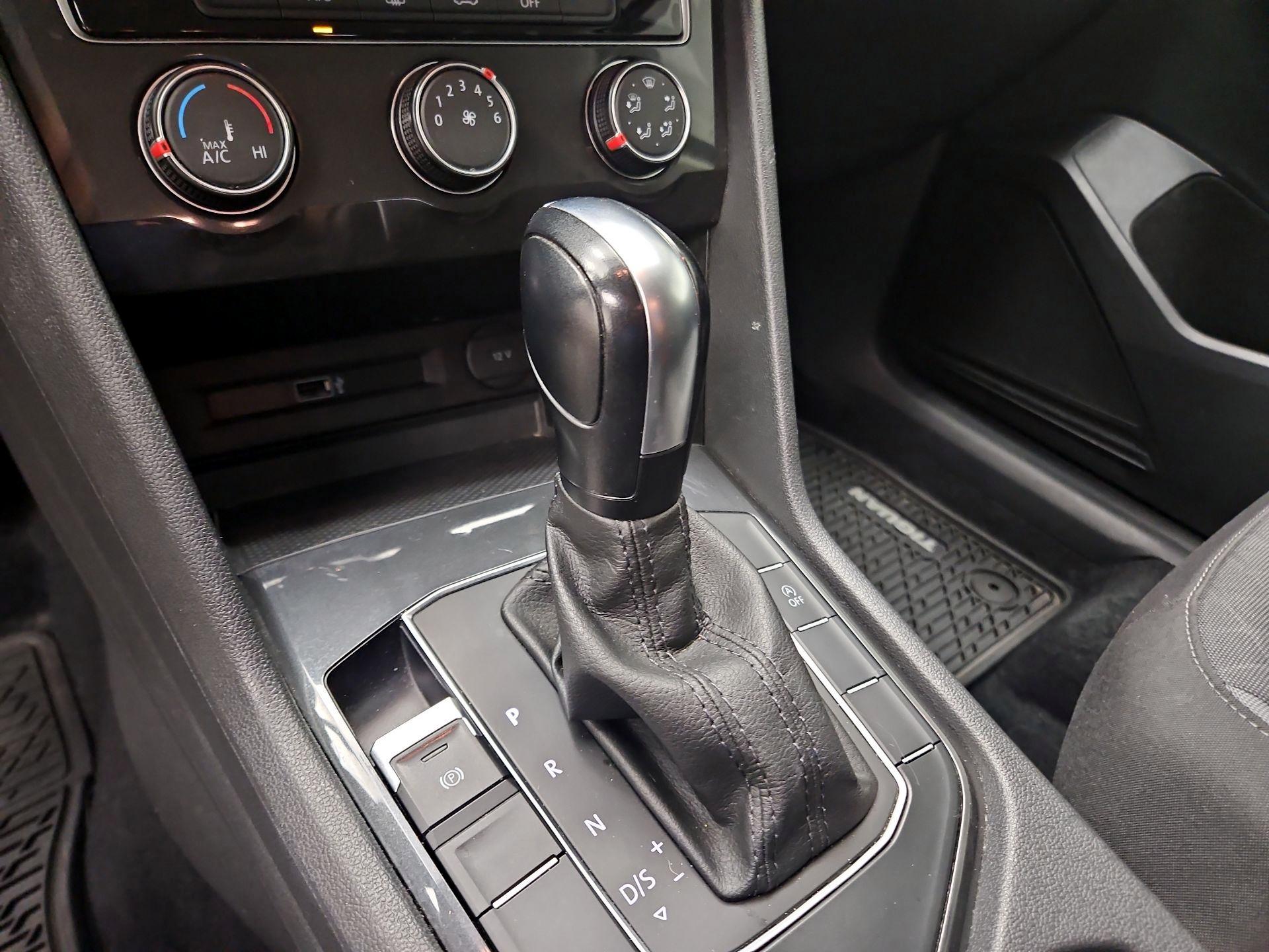 Thumbnail: 2019 Volkswagen Tiguan - 17