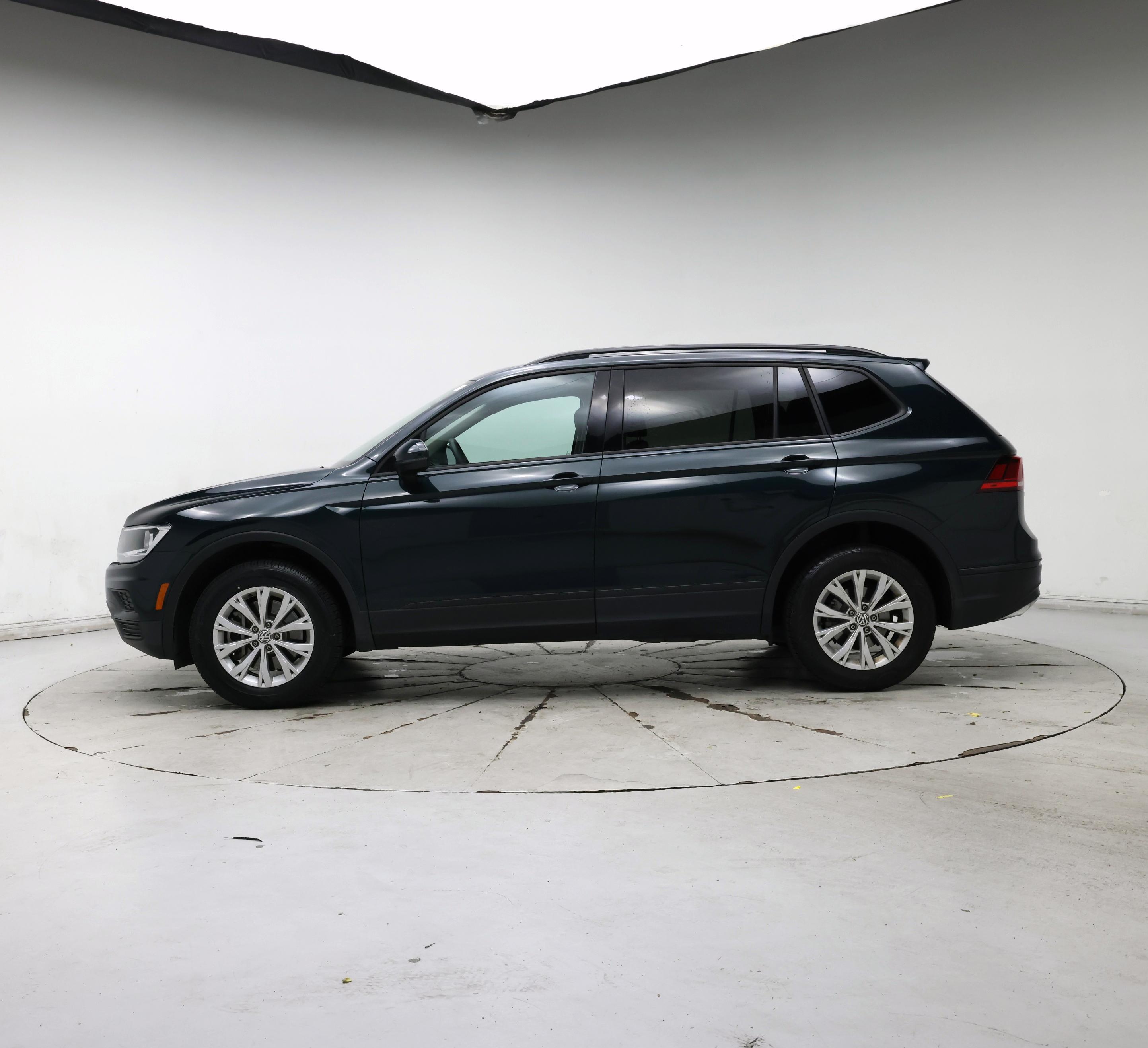 Thumbnail: 2019 Volkswagen Tiguan - 3