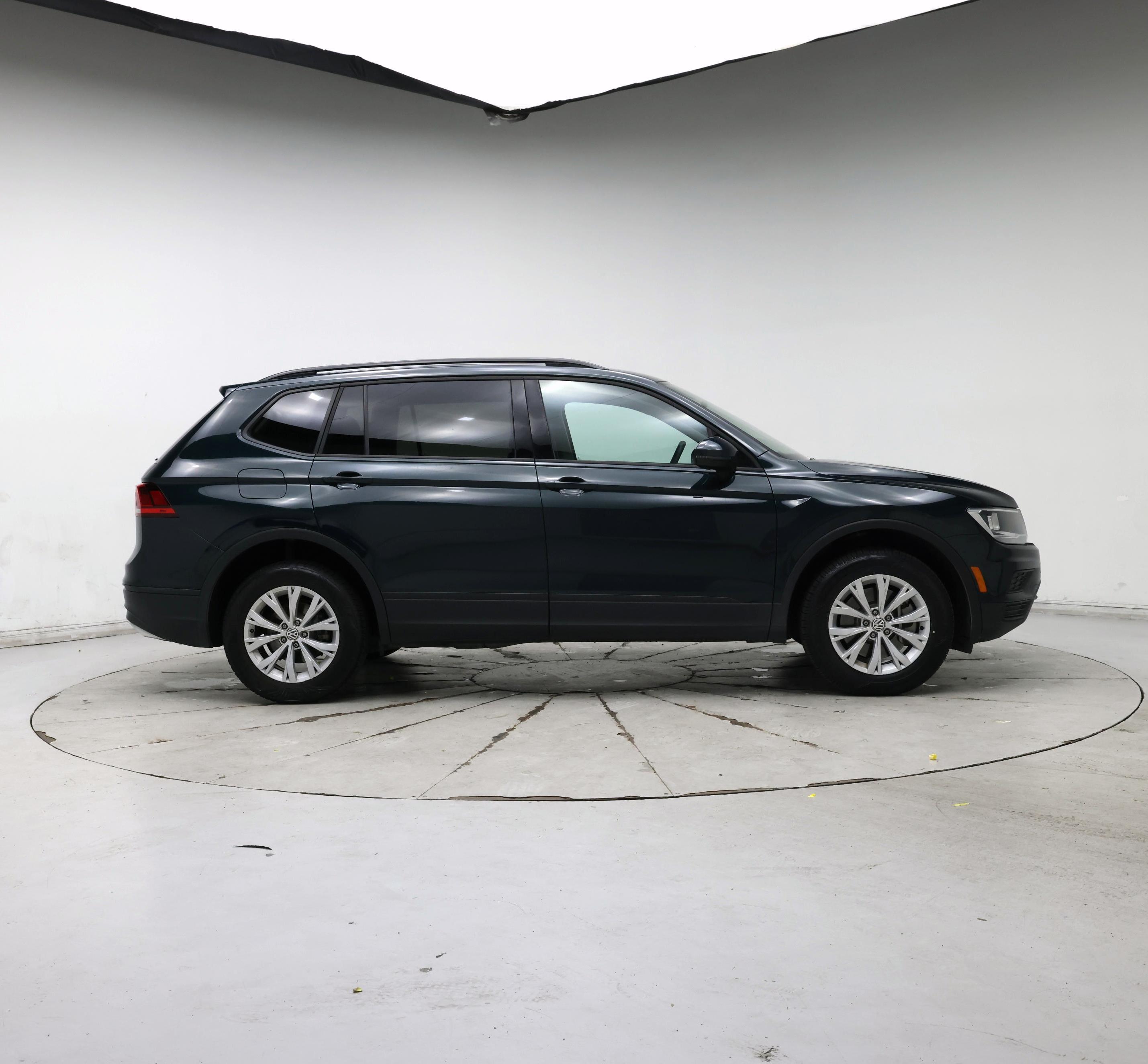 Thumbnail: 2019 Volkswagen Tiguan - 7