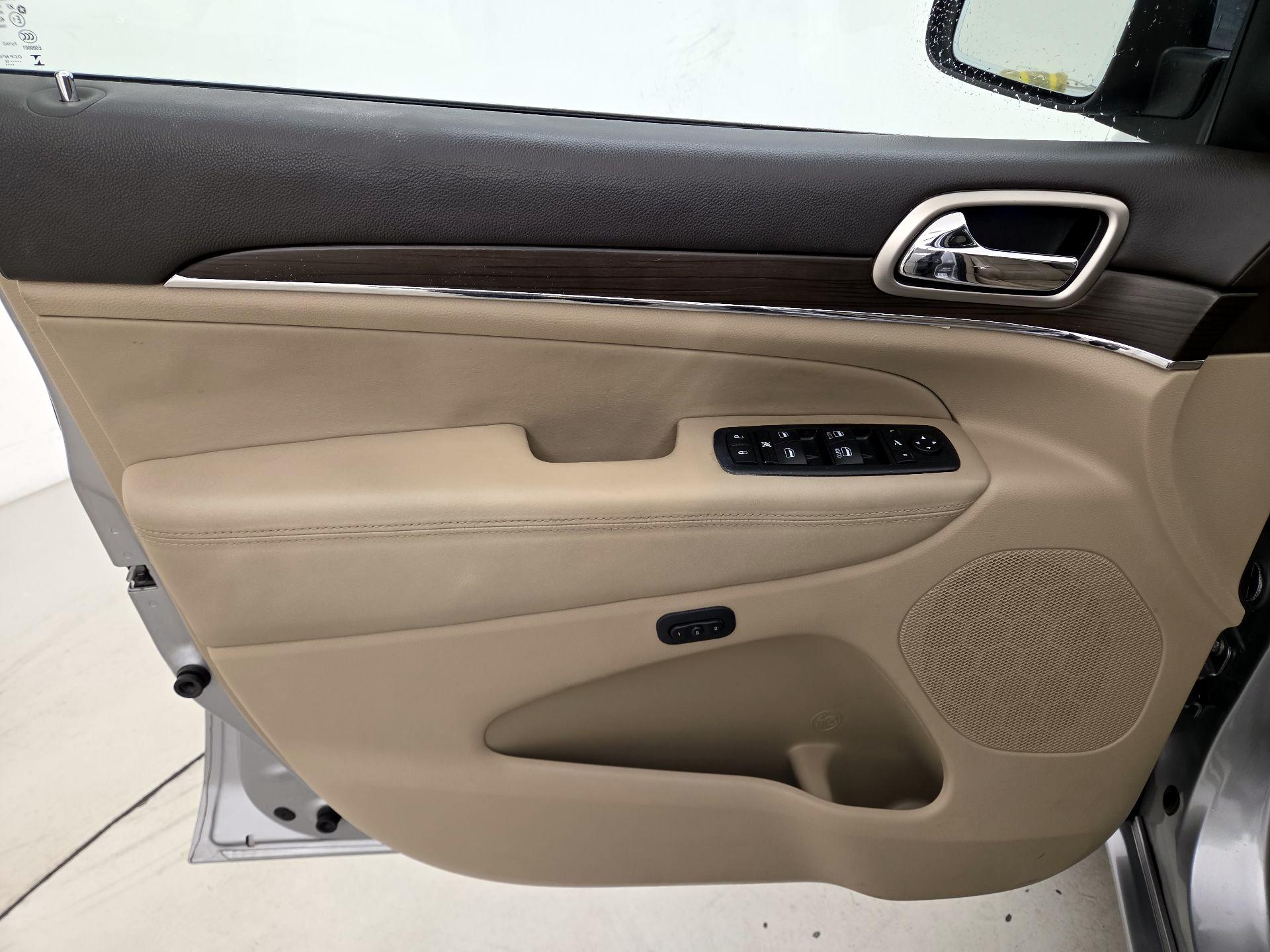 Thumbnail: 2014 Jeep Grand Cherokee - 12