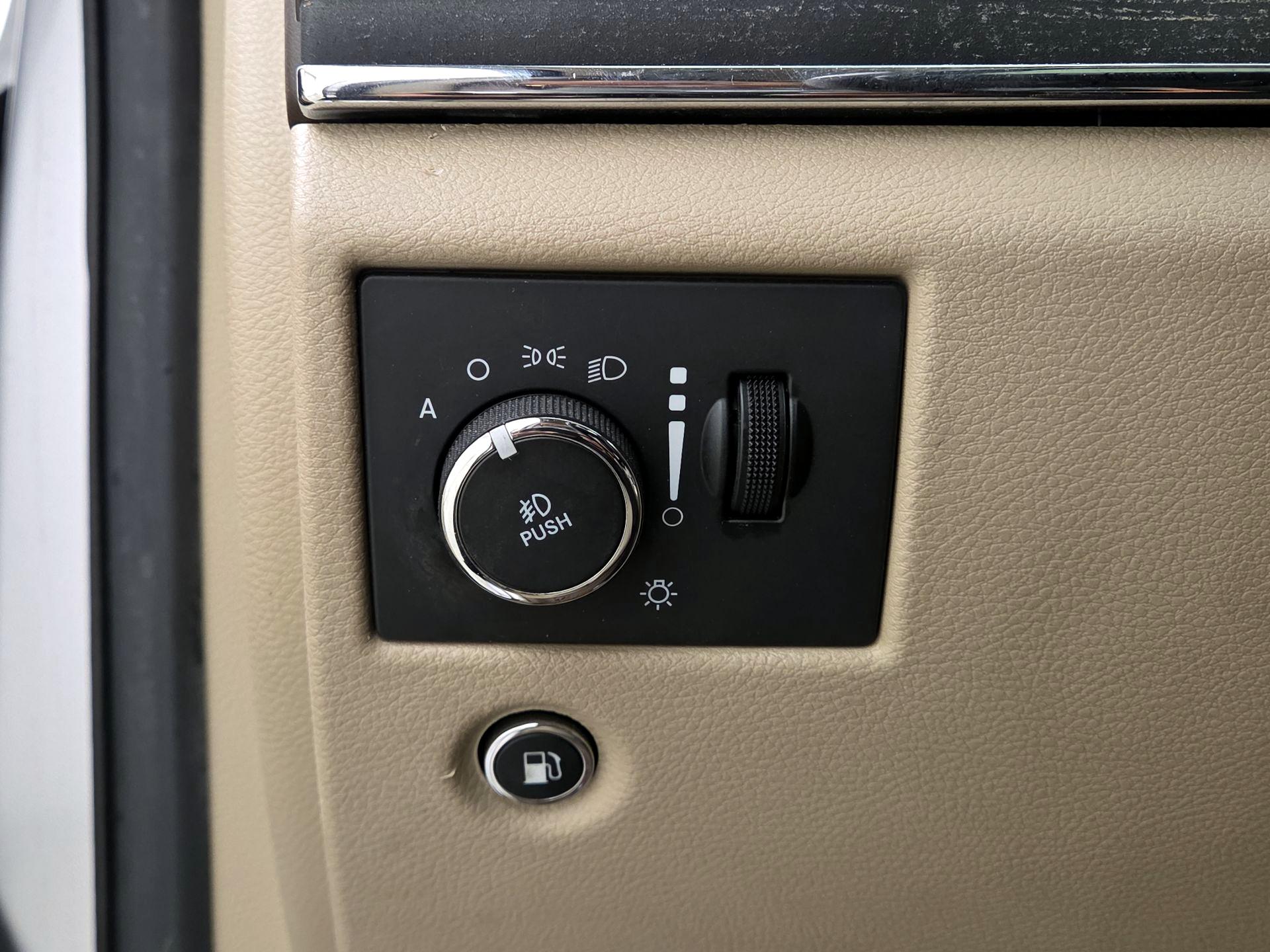 Thumbnail: 2014 Jeep Grand Cherokee - 13