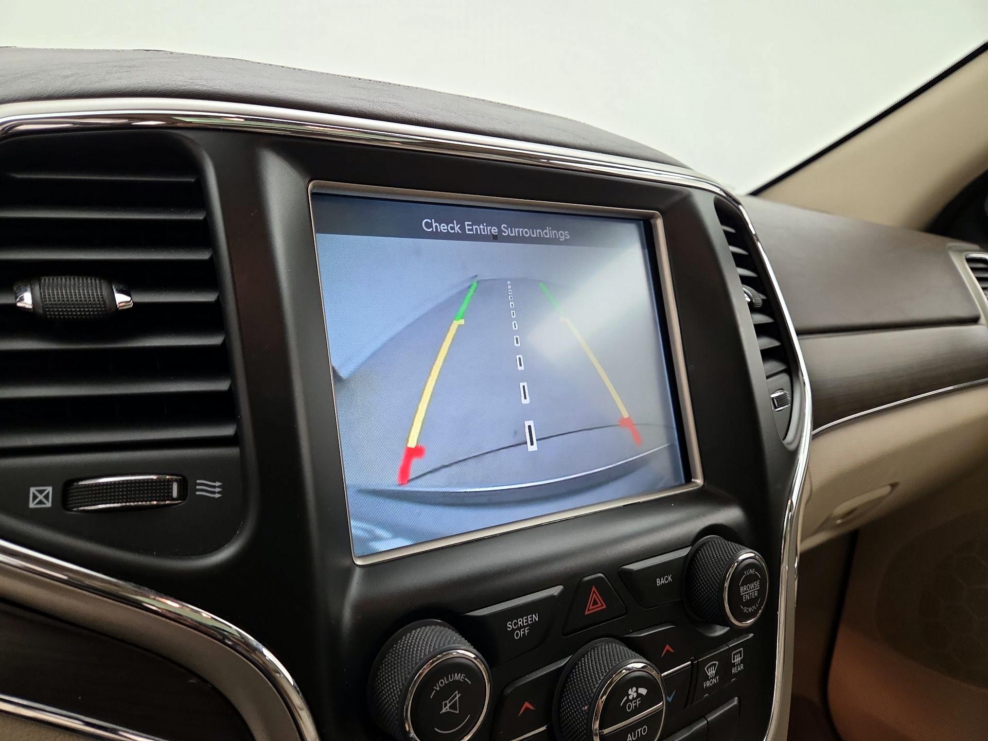 Thumbnail: 2014 Jeep Grand Cherokee - 15