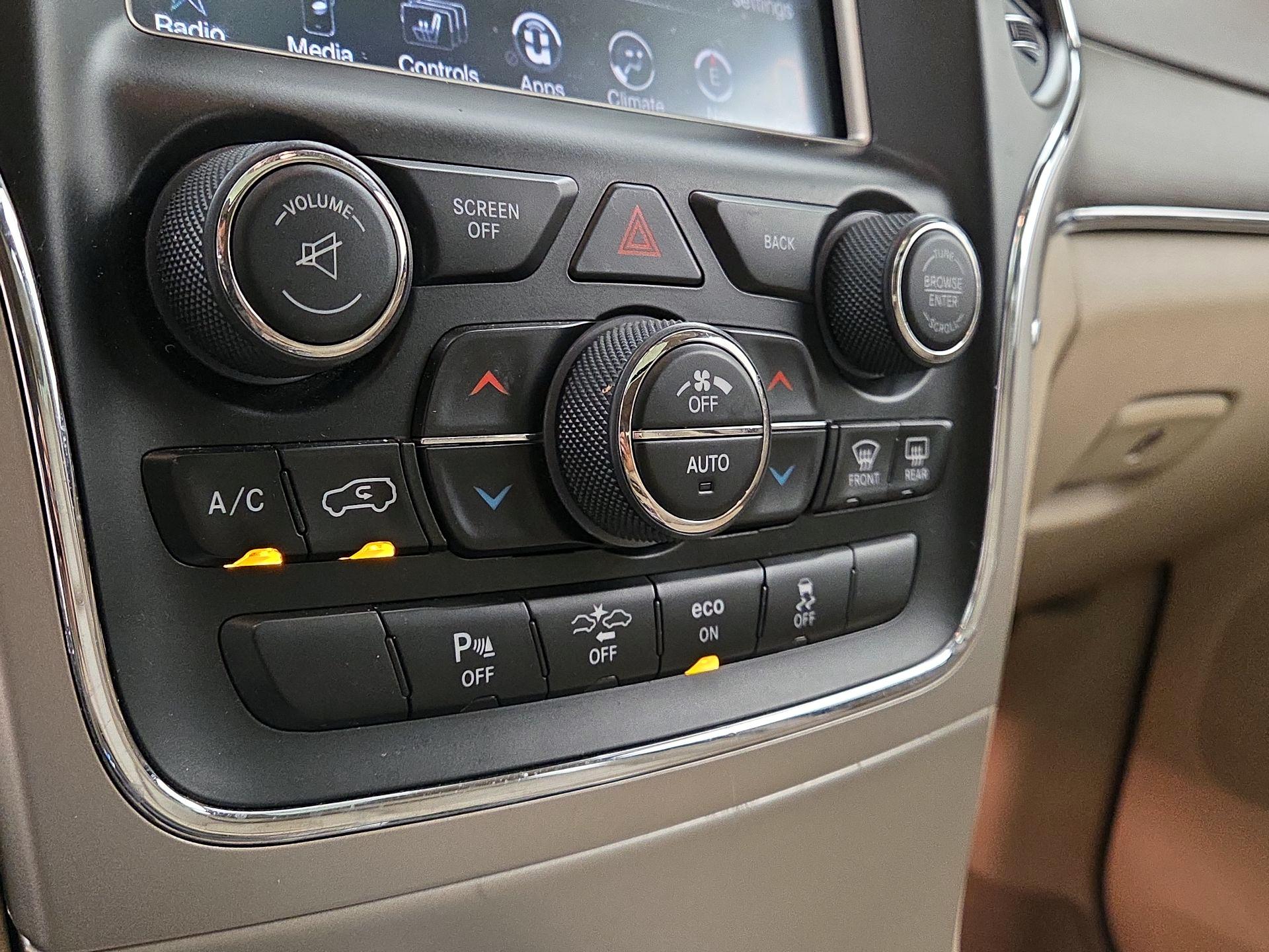 Thumbnail: 2014 Jeep Grand Cherokee - 17