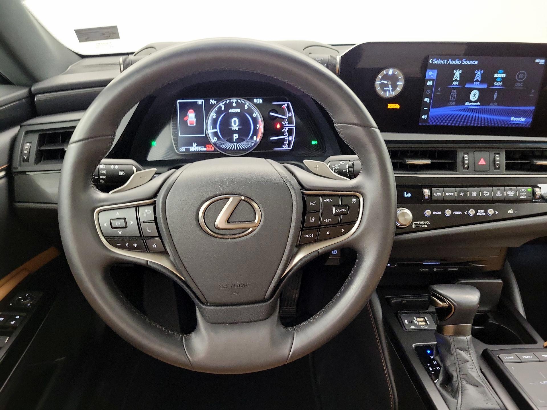 Thumbnail: 2022 Lexus ES - 10