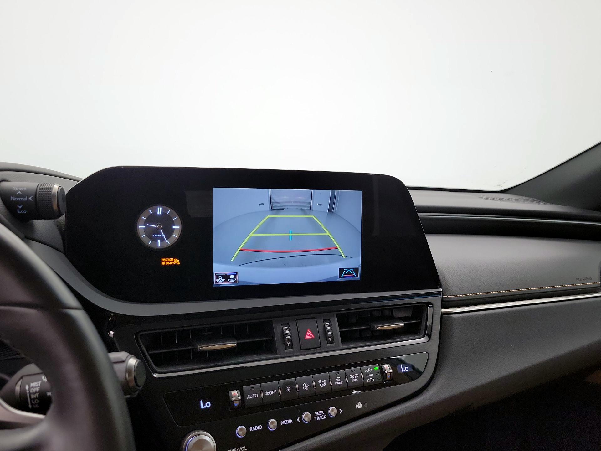 Thumbnail: 2022 Lexus ES - 14
