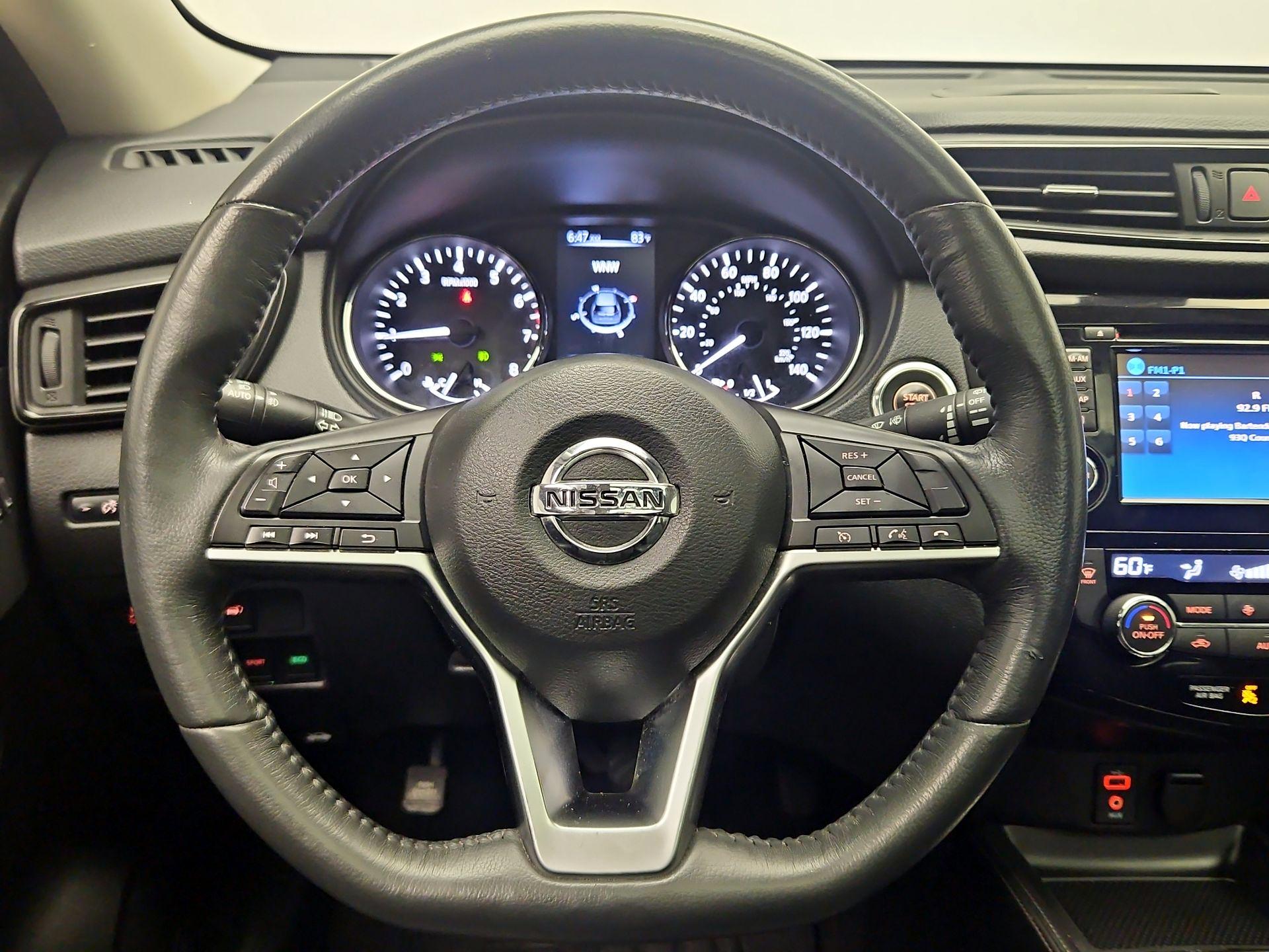 Thumbnail: 2017 Nissan Rogue - 10