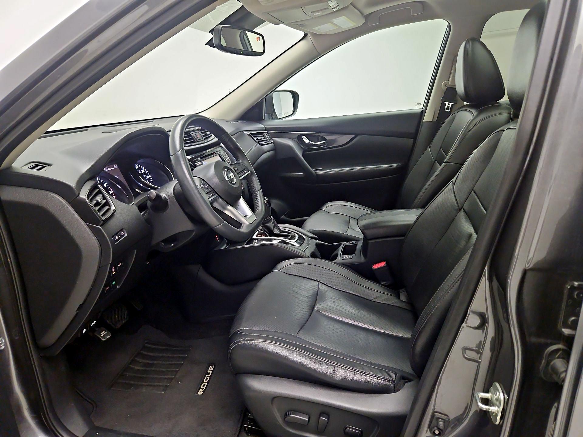 Thumbnail: 2017 Nissan Rogue - 11