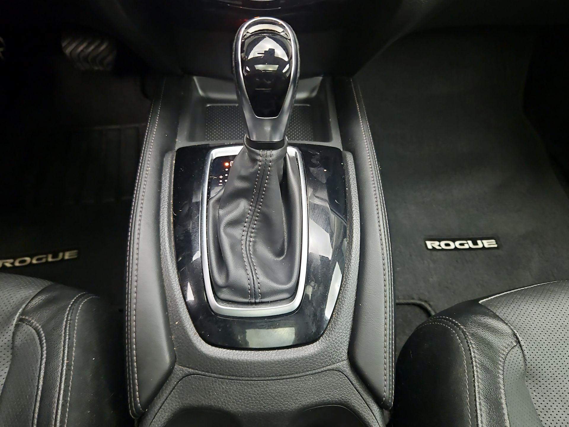 Thumbnail: 2017 Nissan Rogue - 18