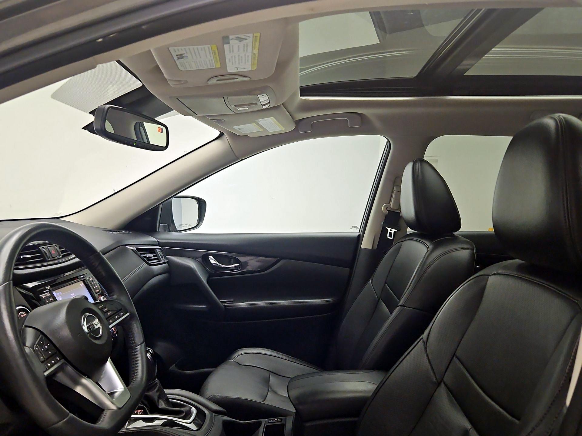 Thumbnail: 2017 Nissan Rogue - 20