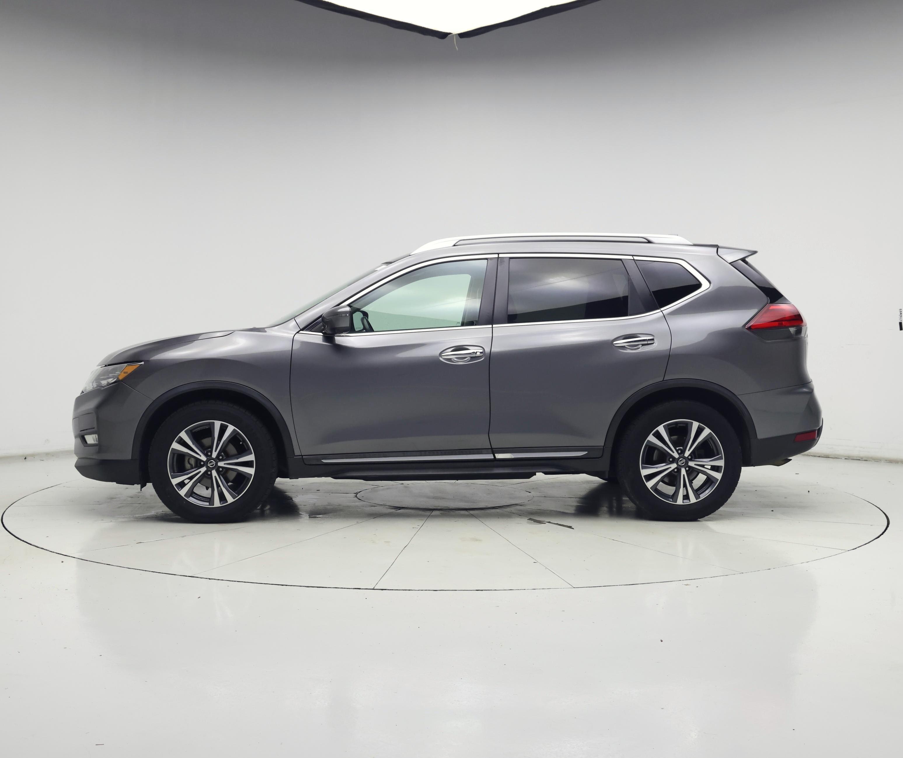 Thumbnail: 2017 Nissan Rogue - 3