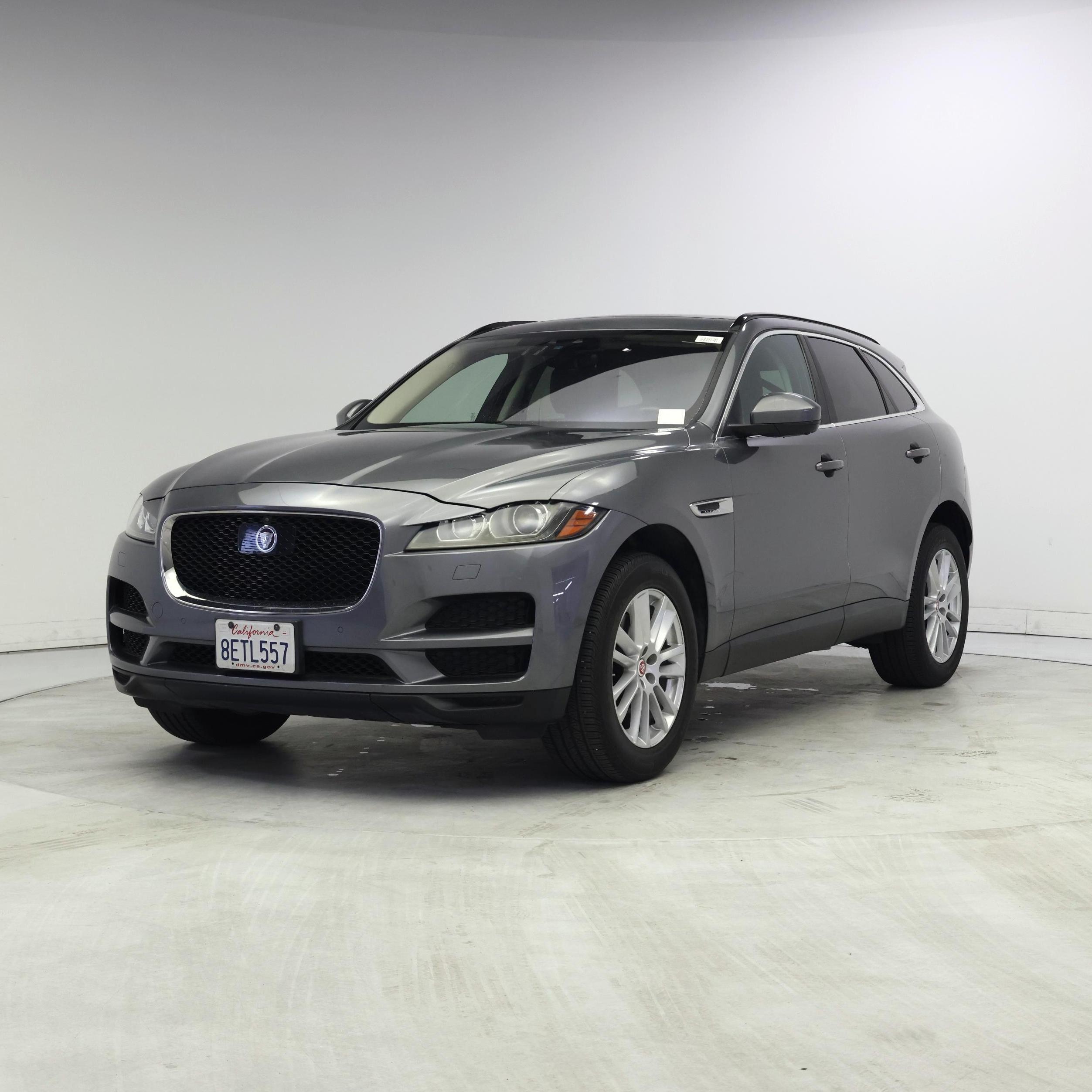 Thumbnail: 2019 Jaguar F-Pace - 4