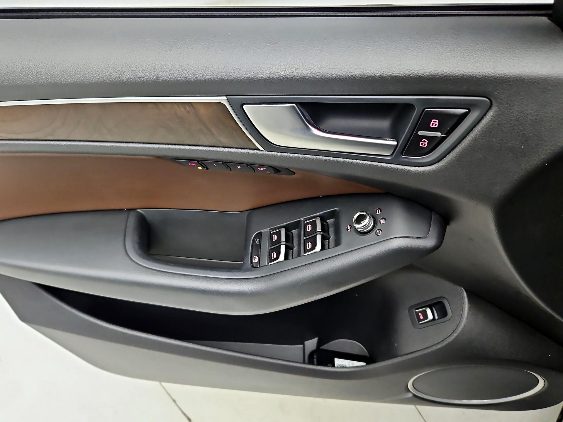 Thumbnail: 2016 Audi Q5 - 12