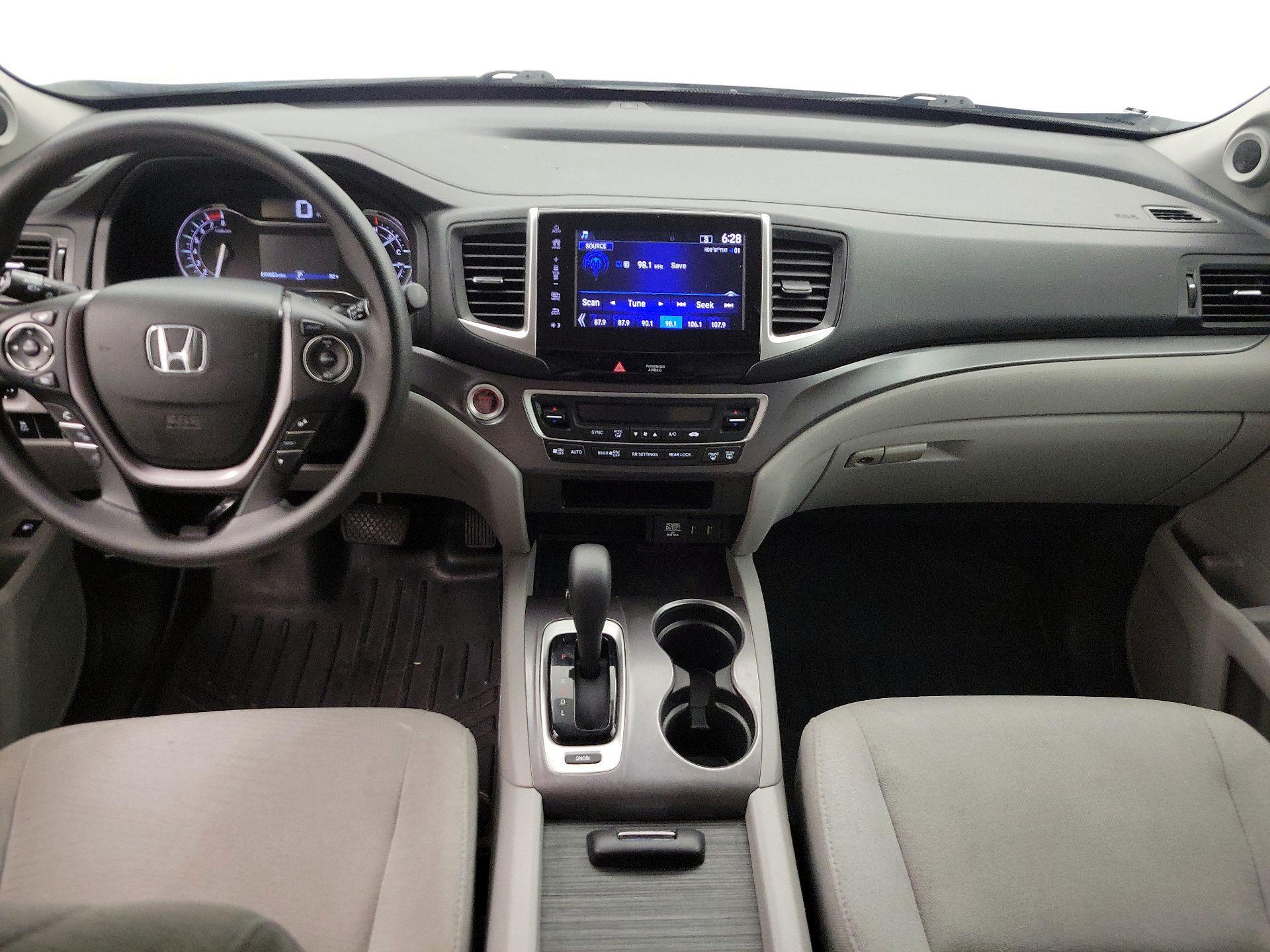 Thumbnail: 2018 Honda Pilot - 9