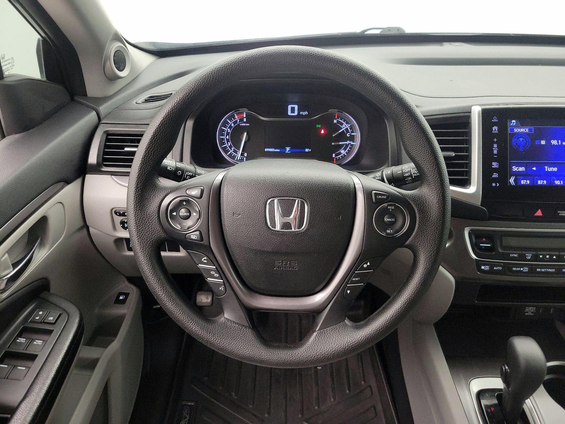 Thumbnail: 2018 Honda Pilot - 10