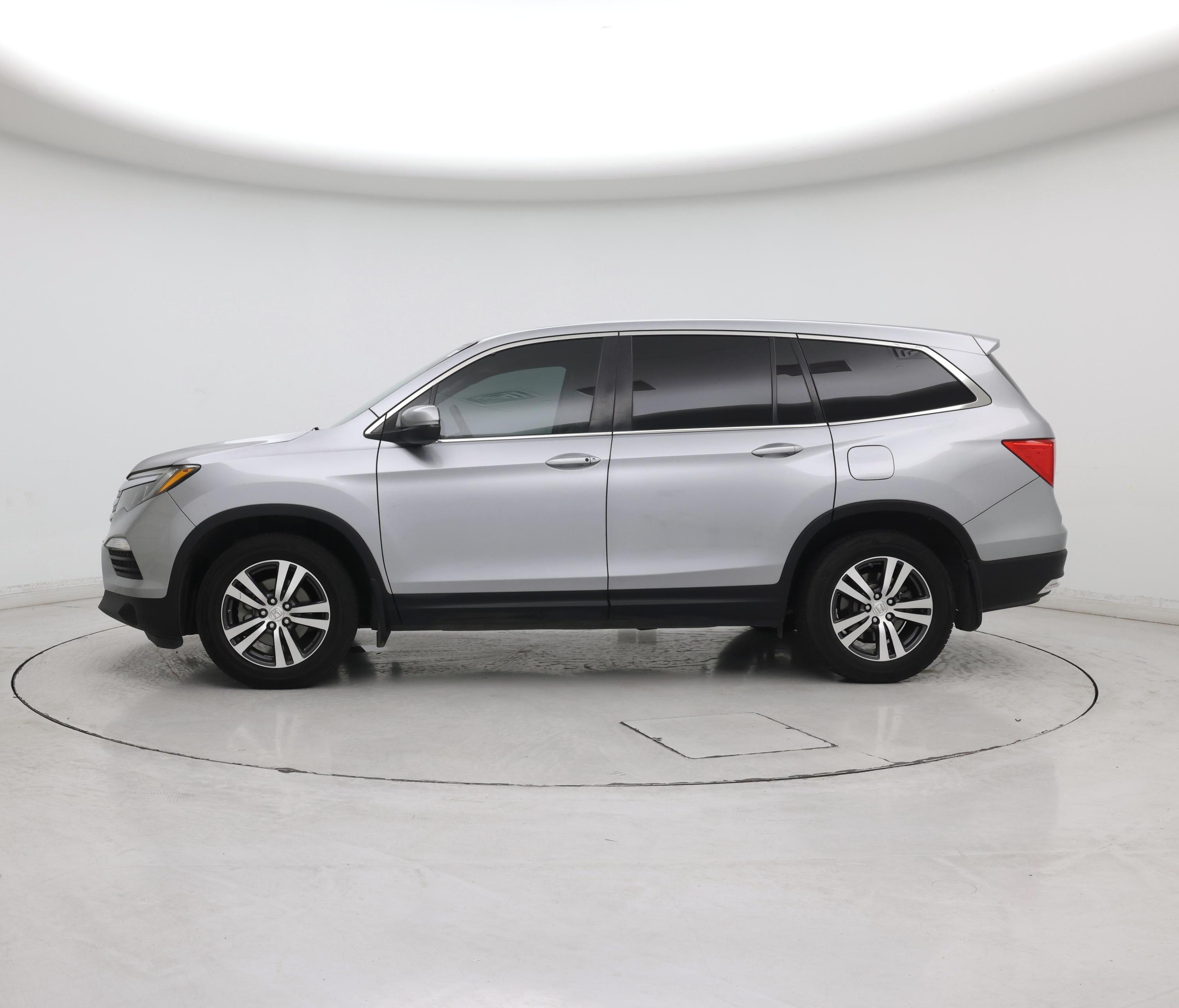 Thumbnail: 2018 Honda Pilot - 3