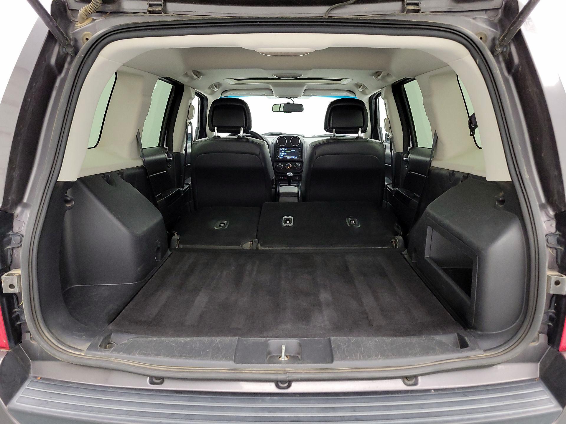 Thumbnail: 2015 Jeep Patriot - 20