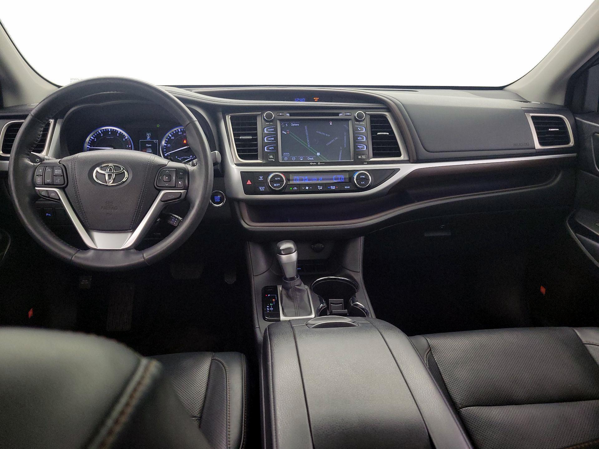 Thumbnail: 2015 Toyota Highlander - 9