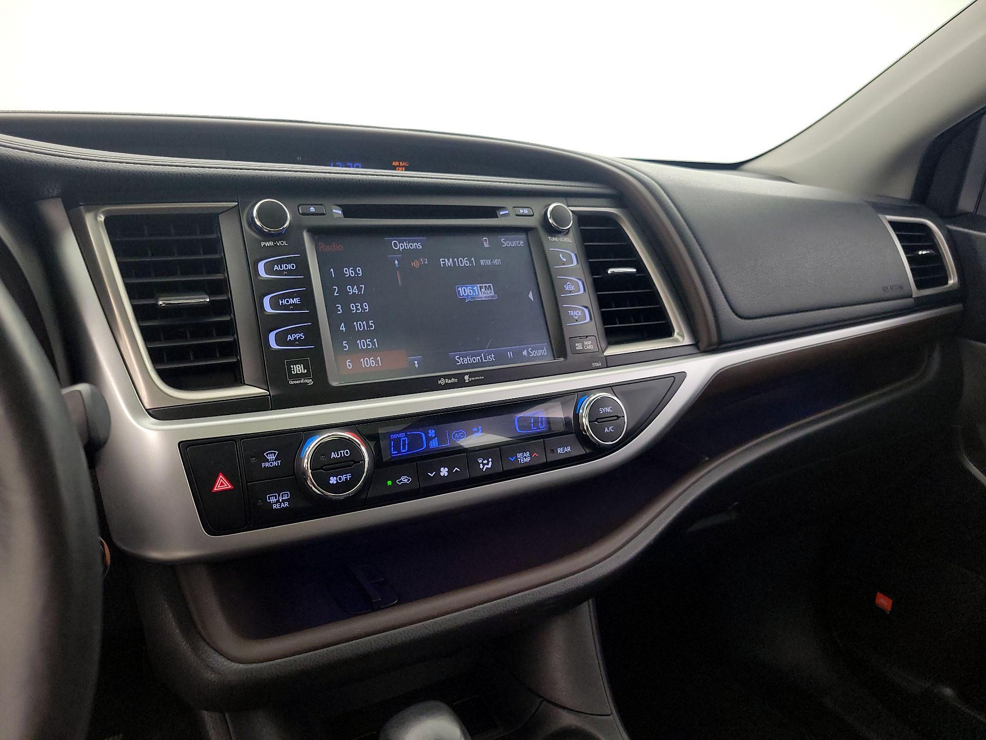 Thumbnail: 2015 Toyota Highlander - 16