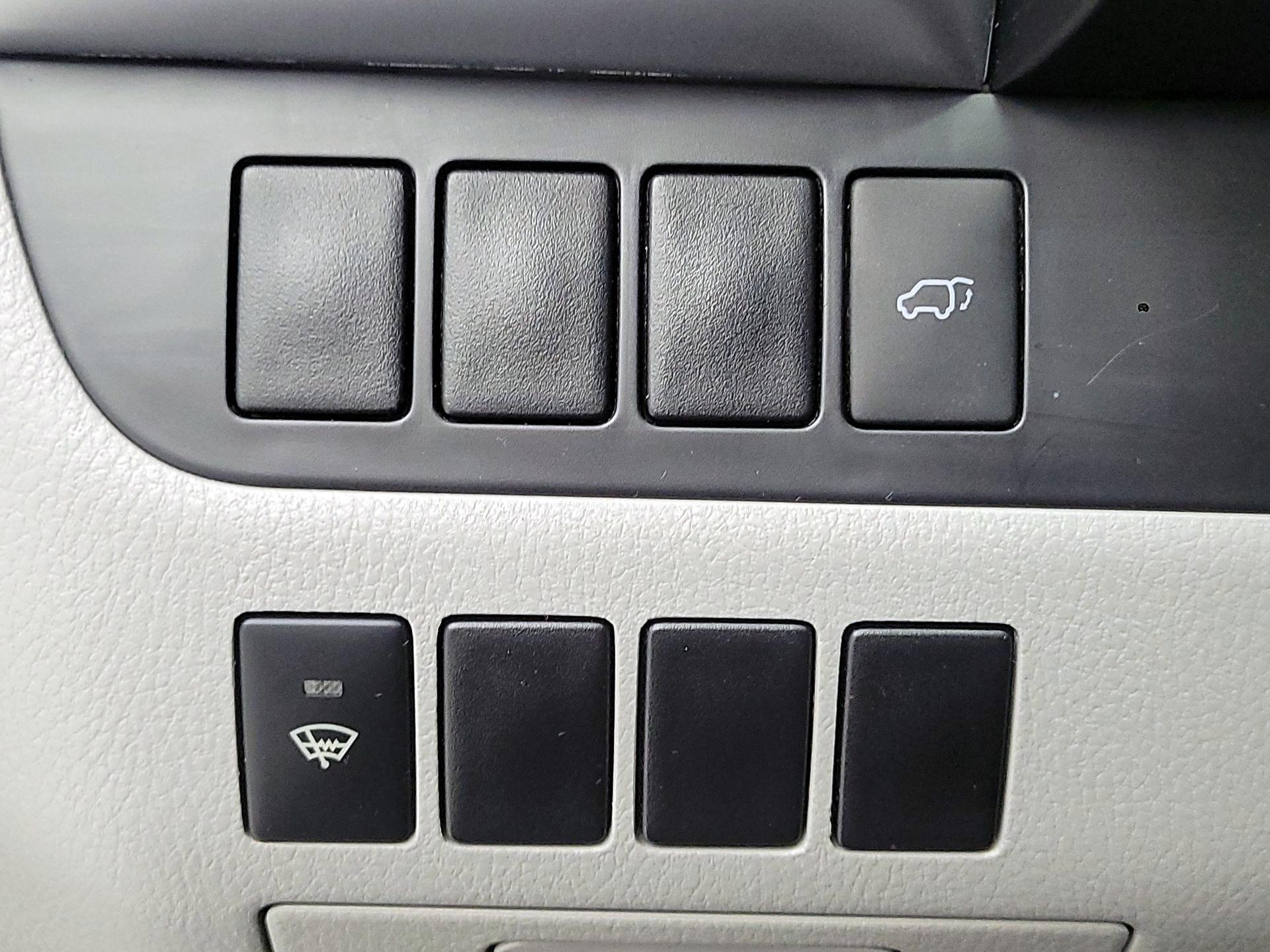 Thumbnail: 2016 Toyota Highlander - 13