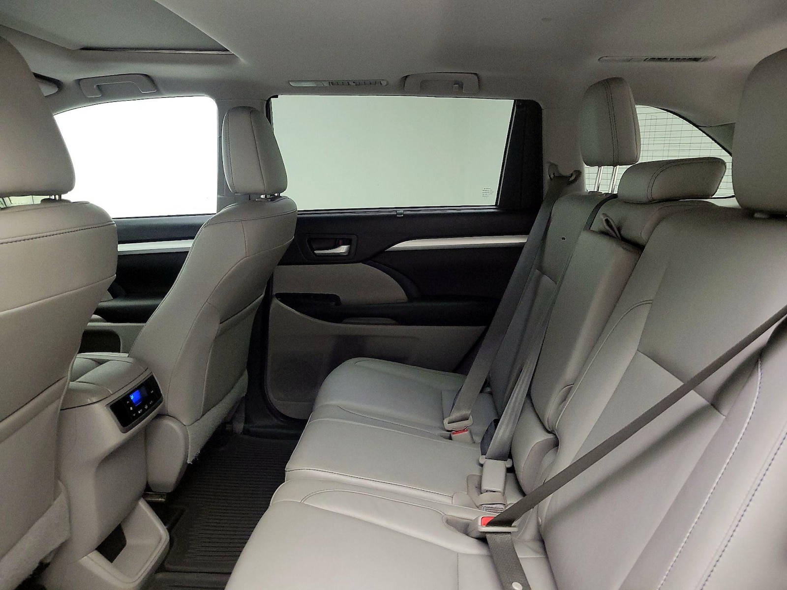 2016 Toyota Highlander XLE - Photo 22